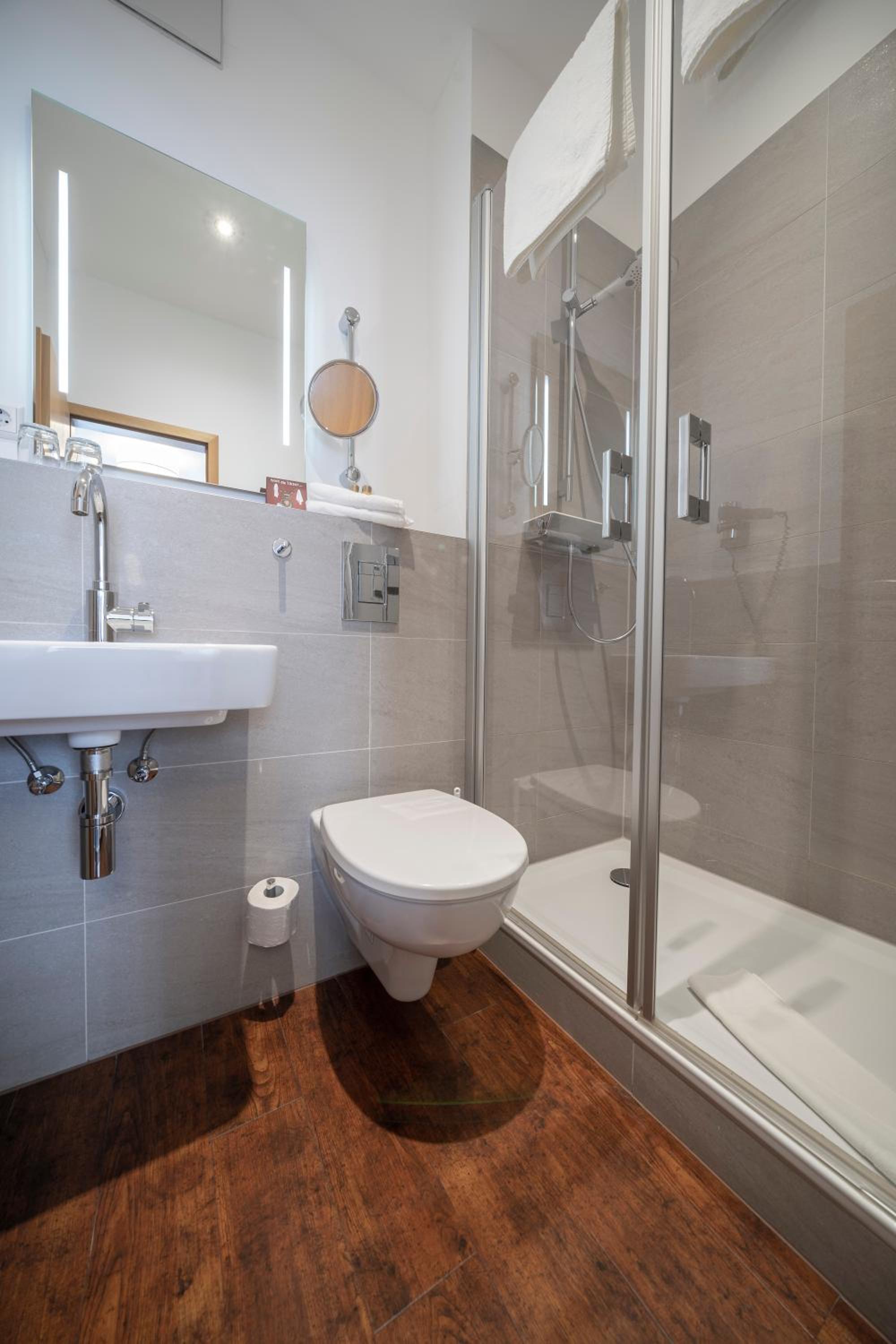 Standard Double or Twin Room - Photo 36