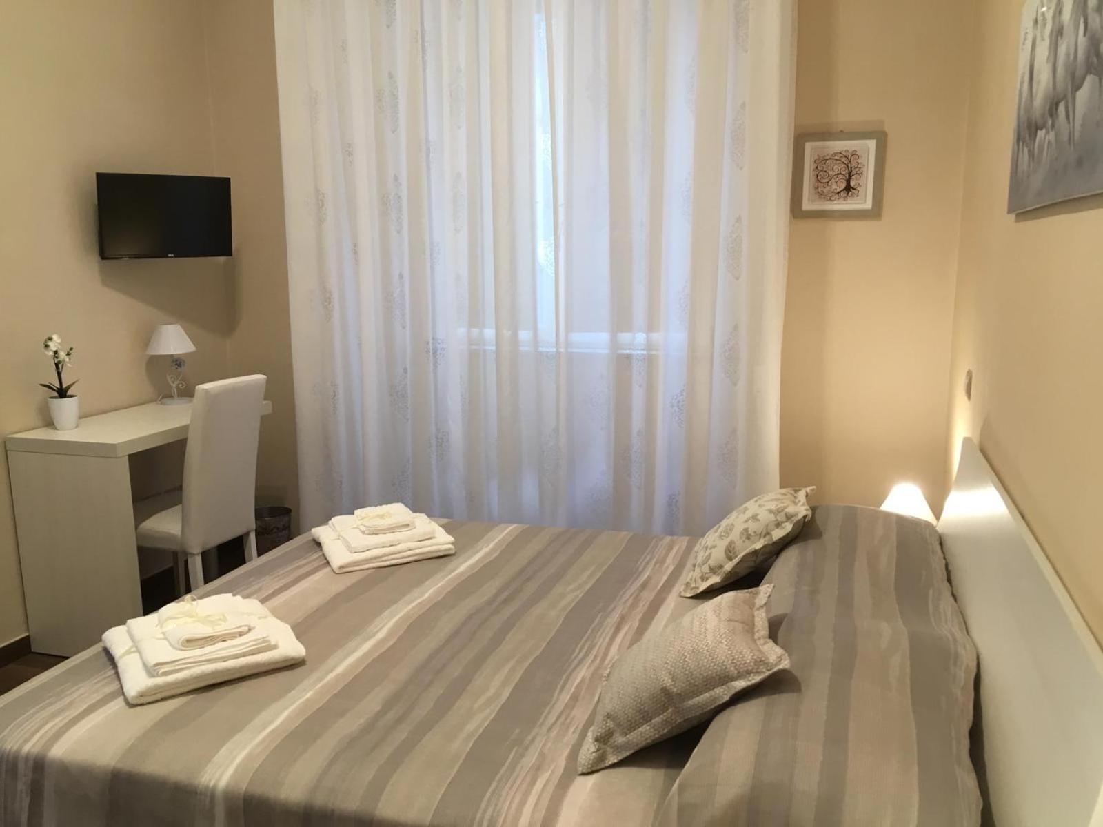 Standard Double Room photo 2