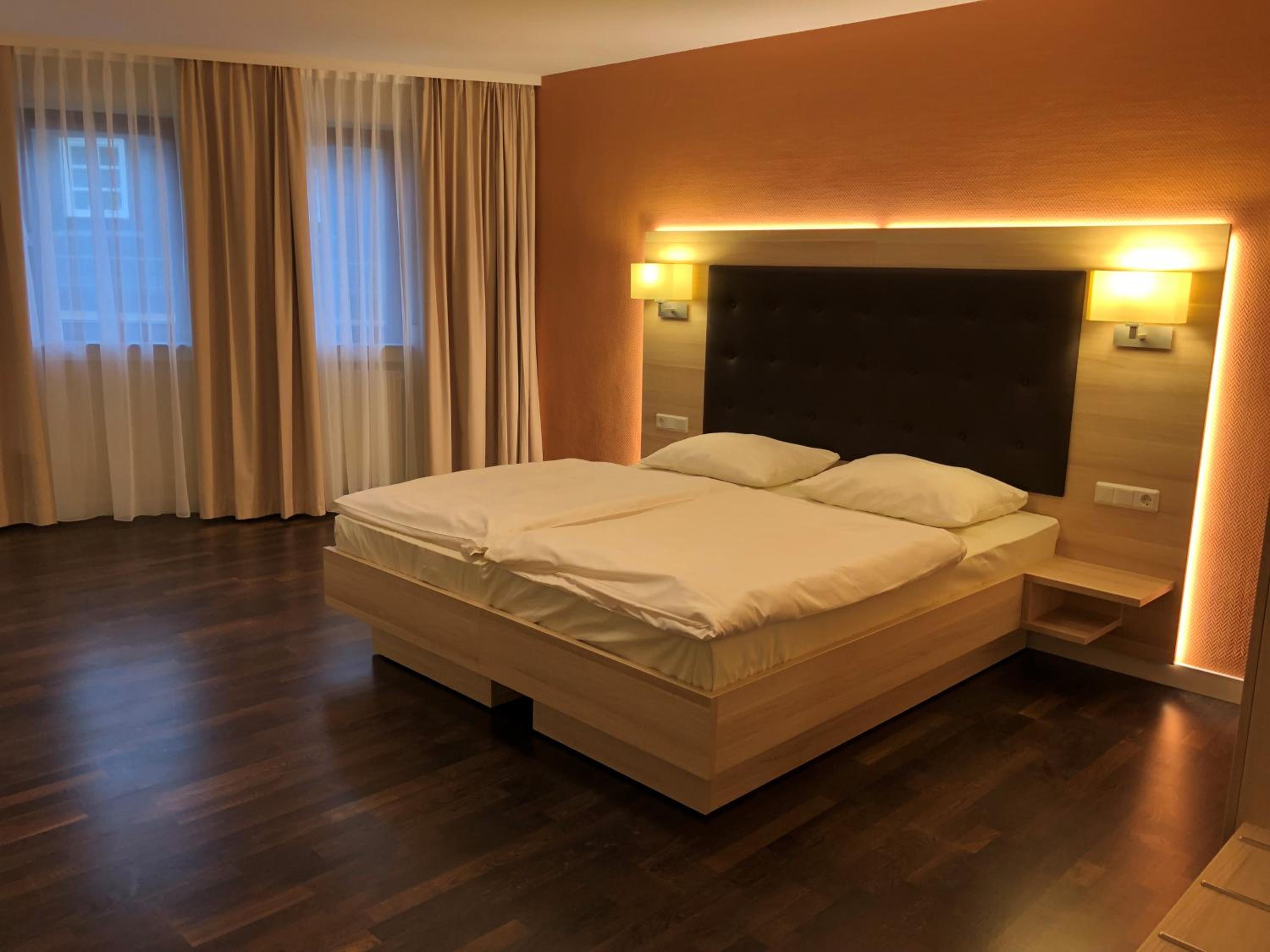 Two-Bedroom Apartment - Photo 9