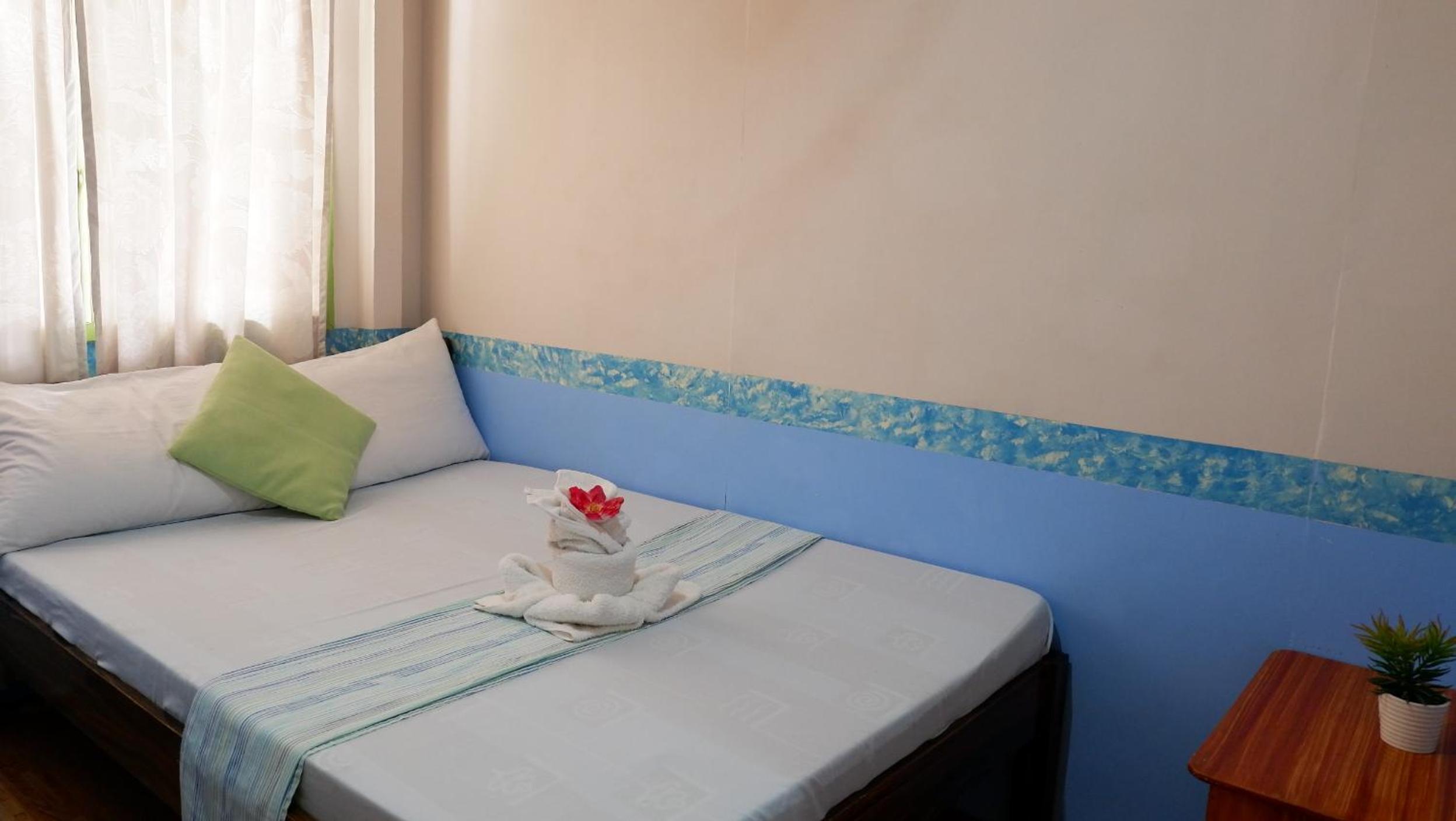 Budget Double Room photo 3