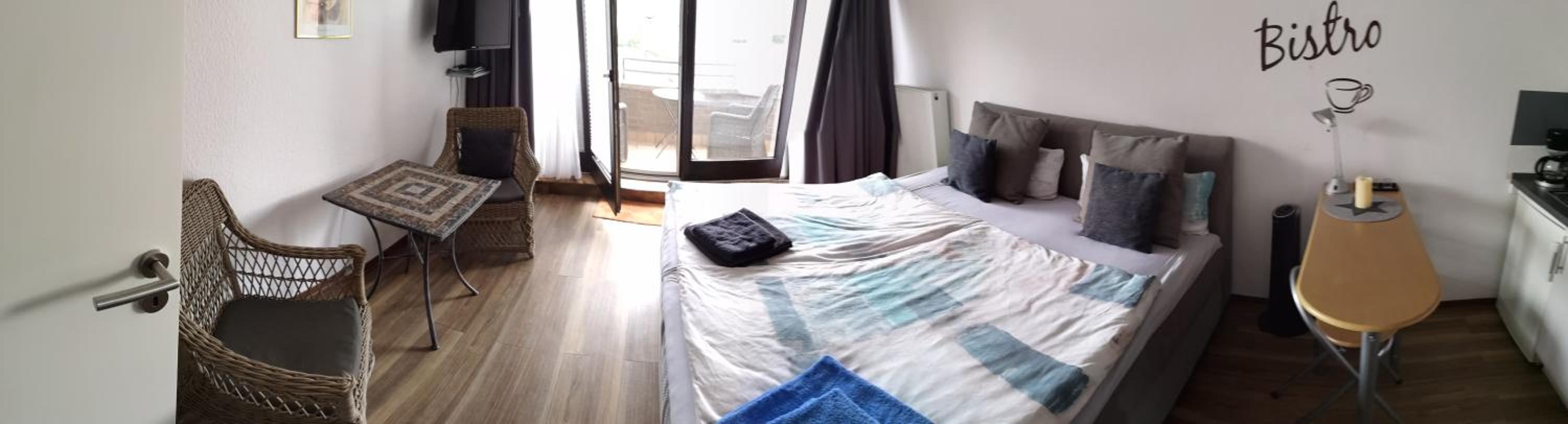 Apartment with Balcony - Photo 15
