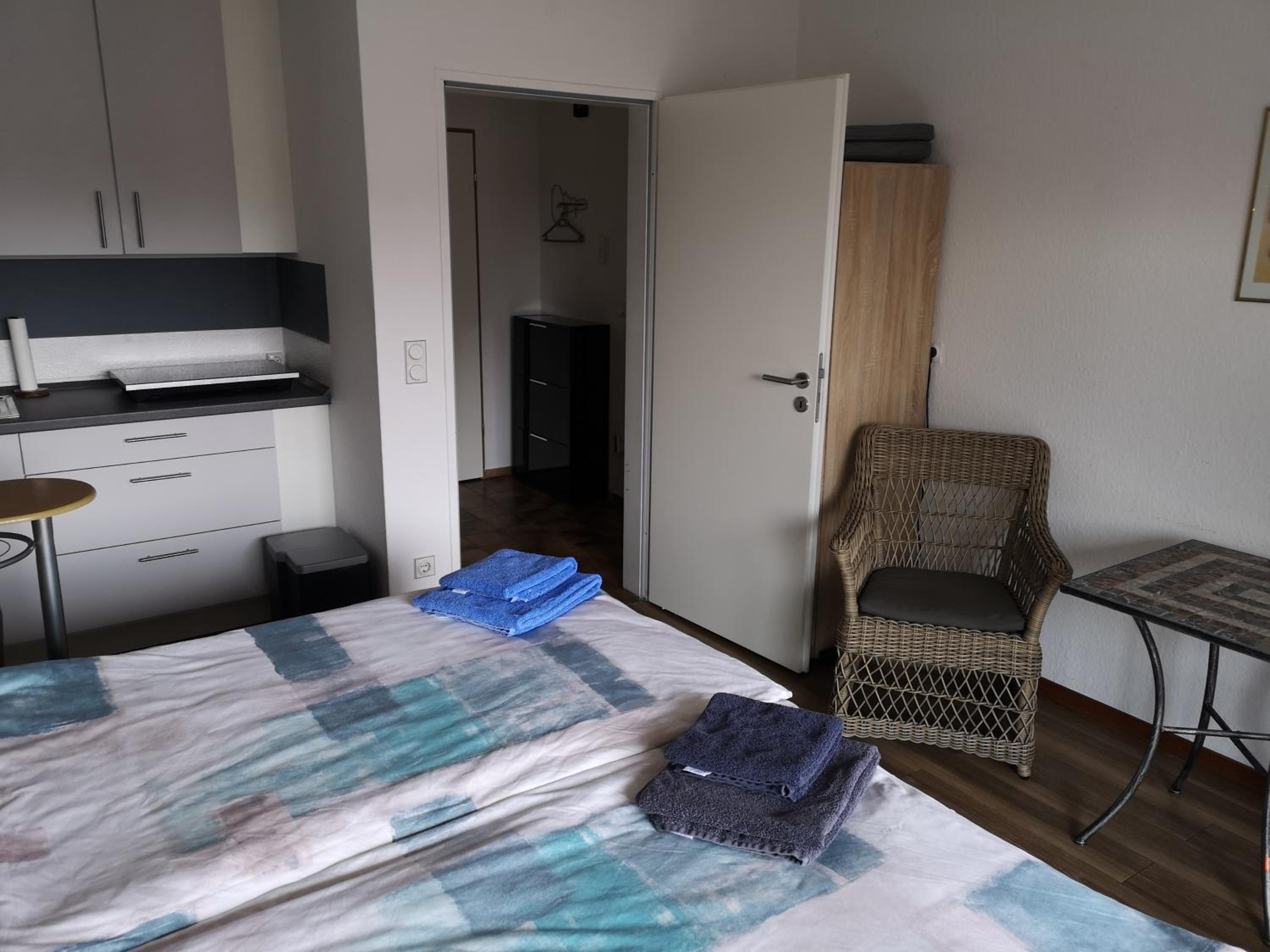 Apartment with Balcony - Photo 23