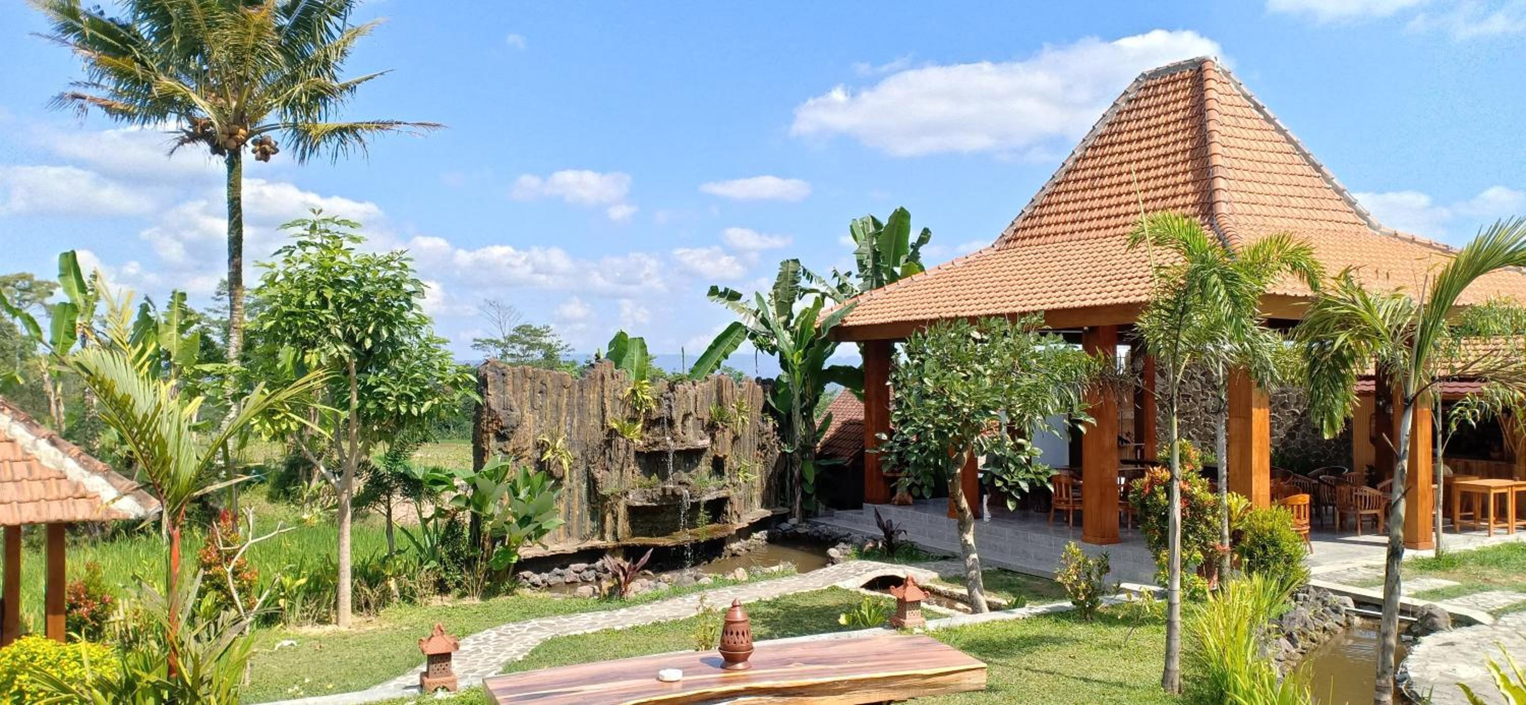 Cottage with Garden View - Photo 15