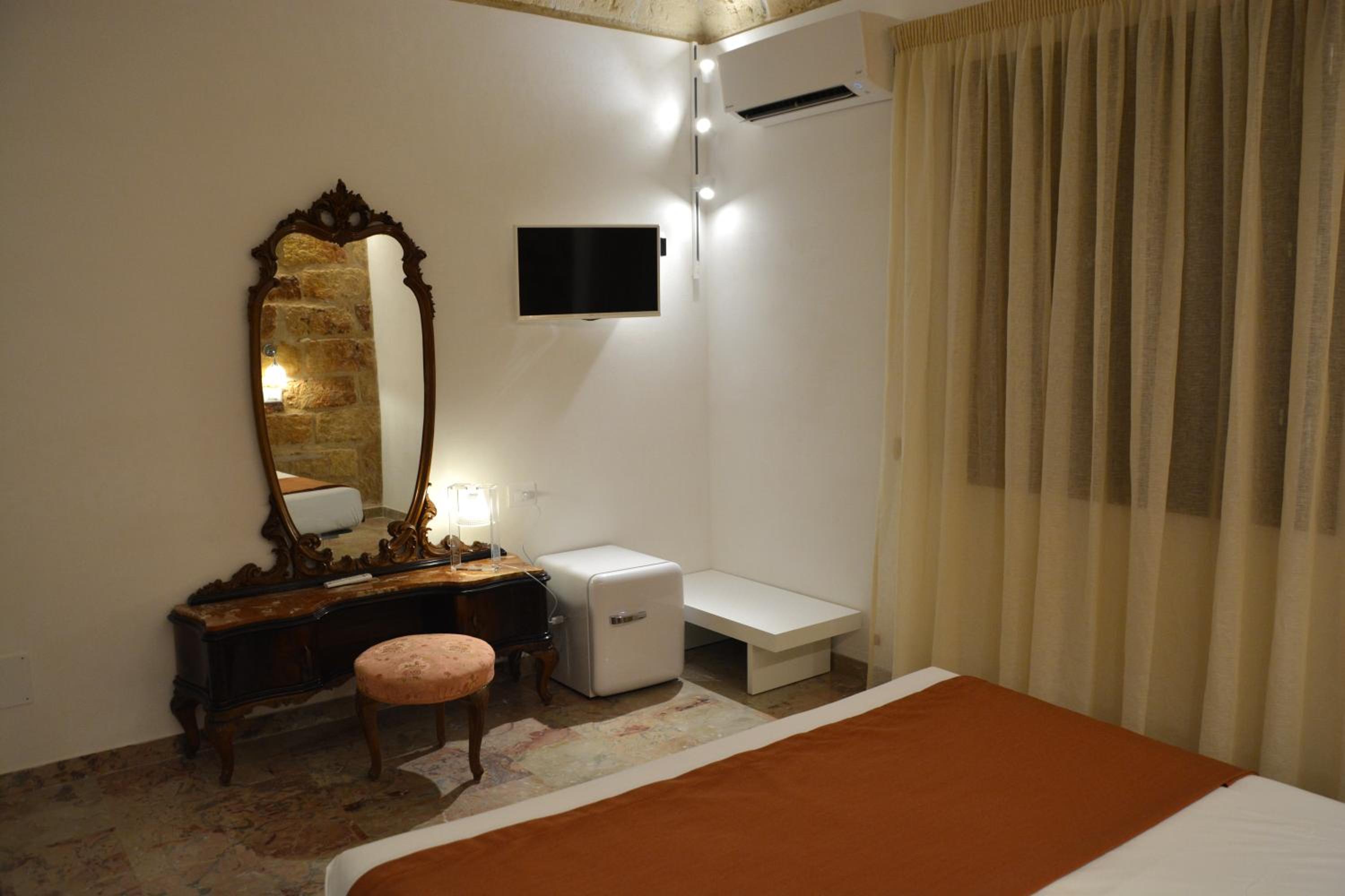 Standard Double Room - Photo 5