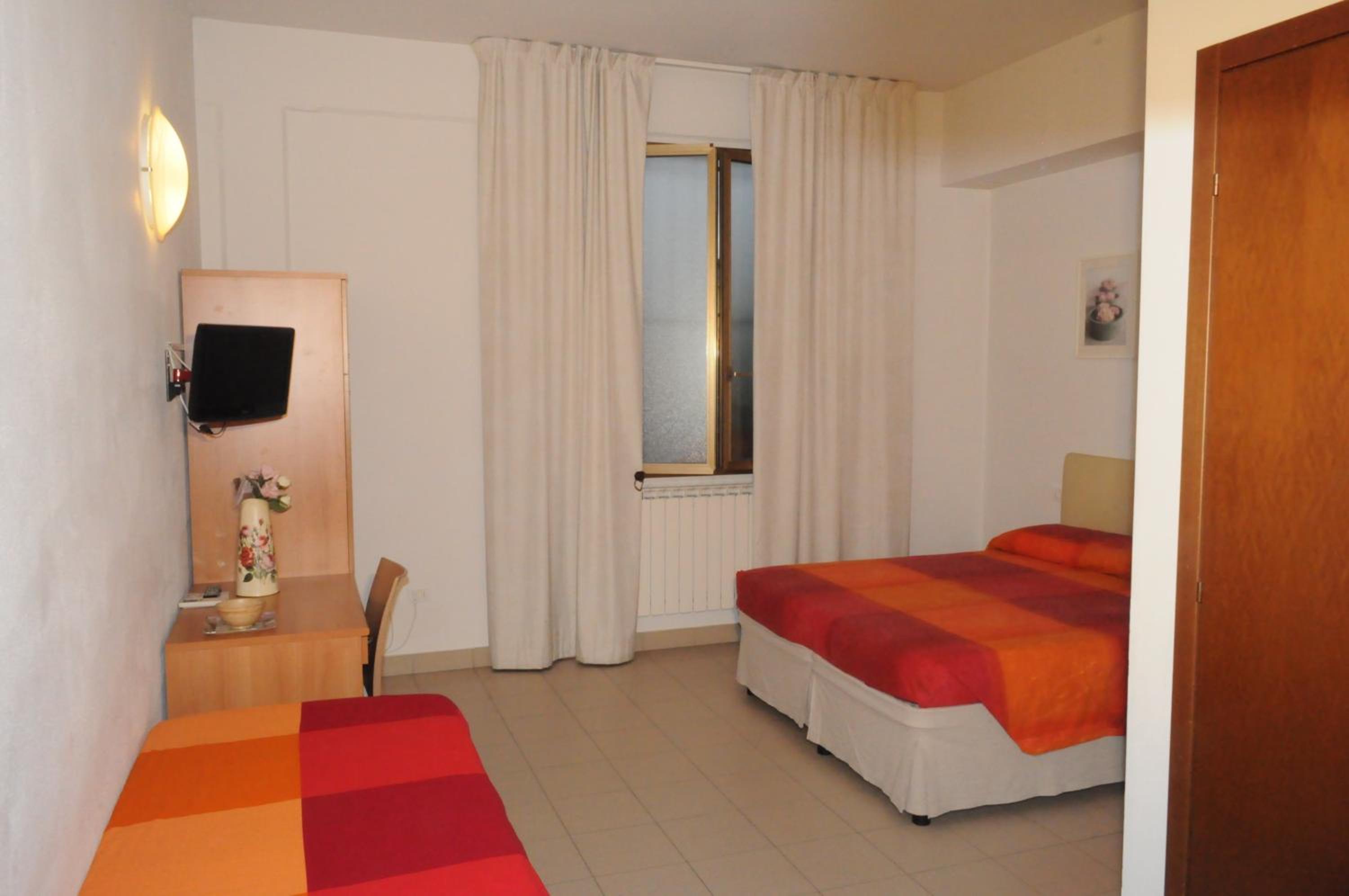 Triple Room - Photo 1