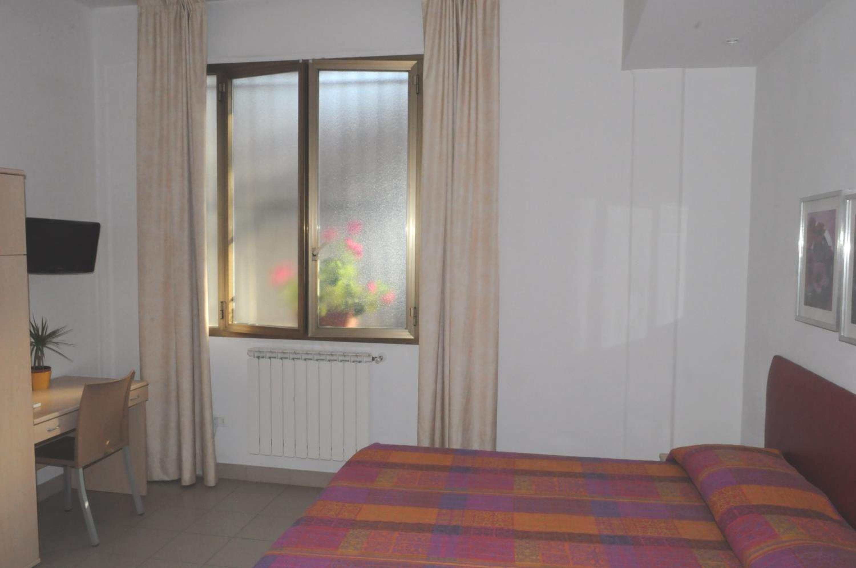 Double or Twin Room - Photo 7