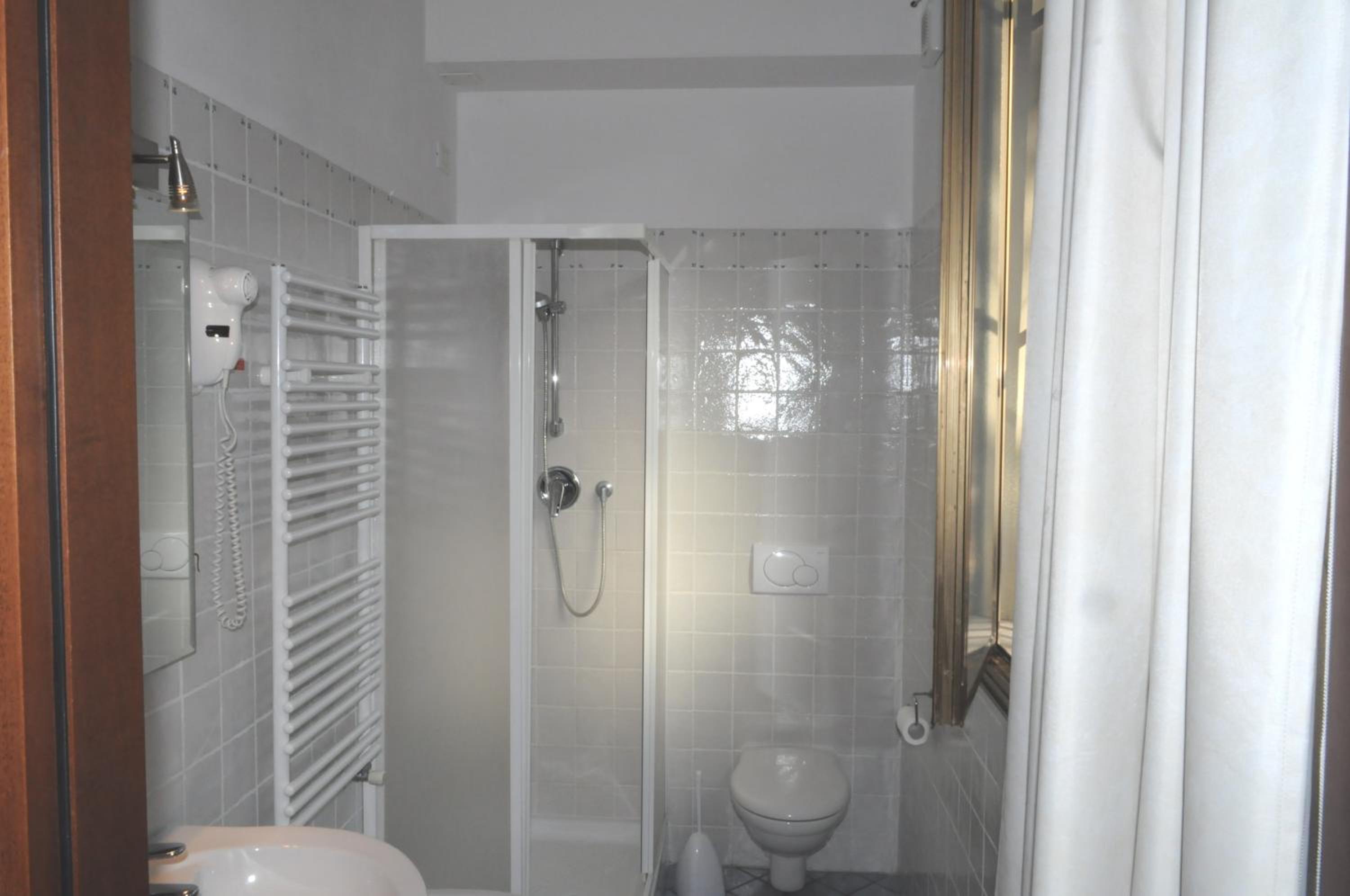 Double or Twin Room - Photo 16