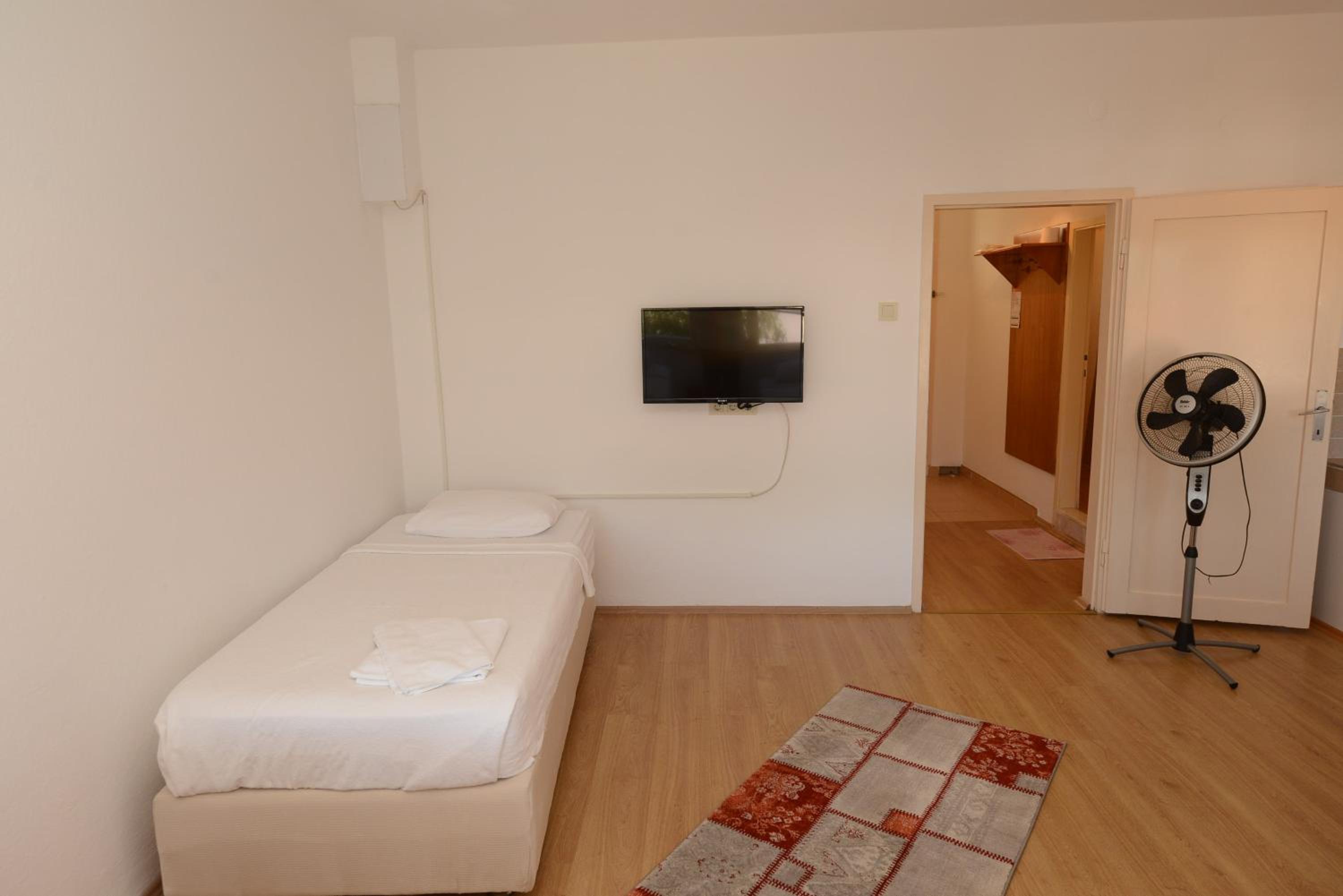 Quadruple Room With Balcony - Photo 14