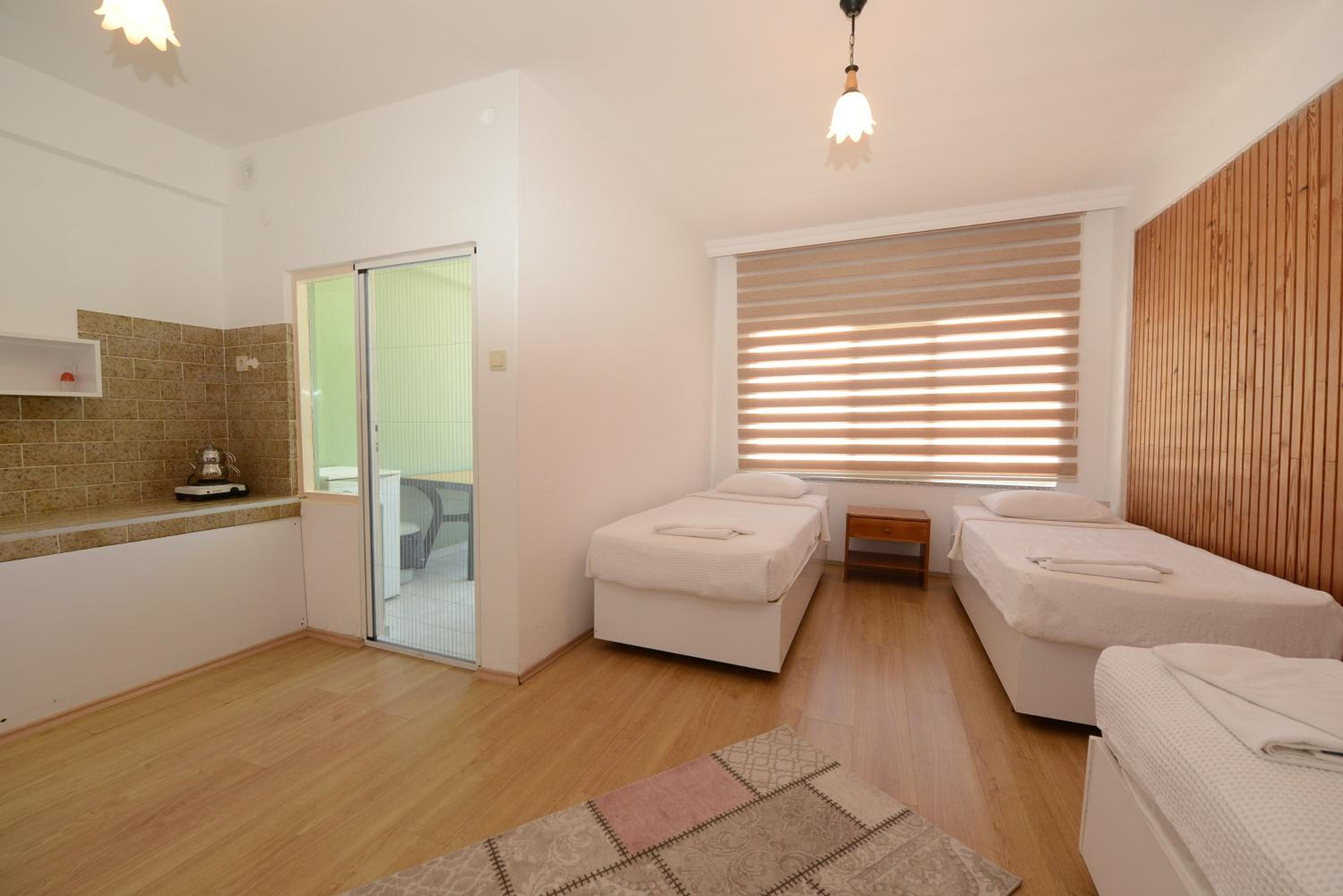 Apartment With Balcony - Photo 7