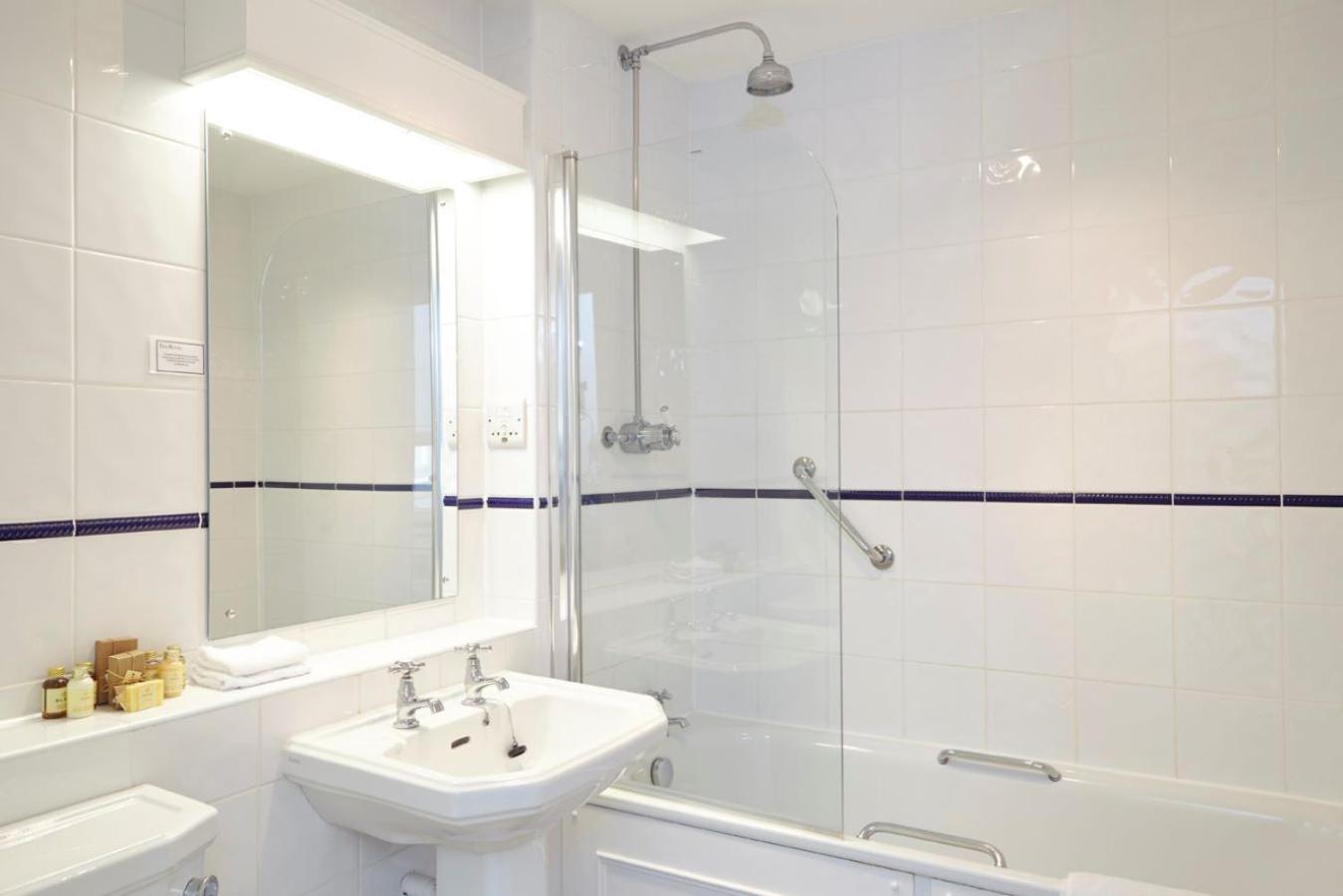 Double or Twin Room with Garden View photo 2