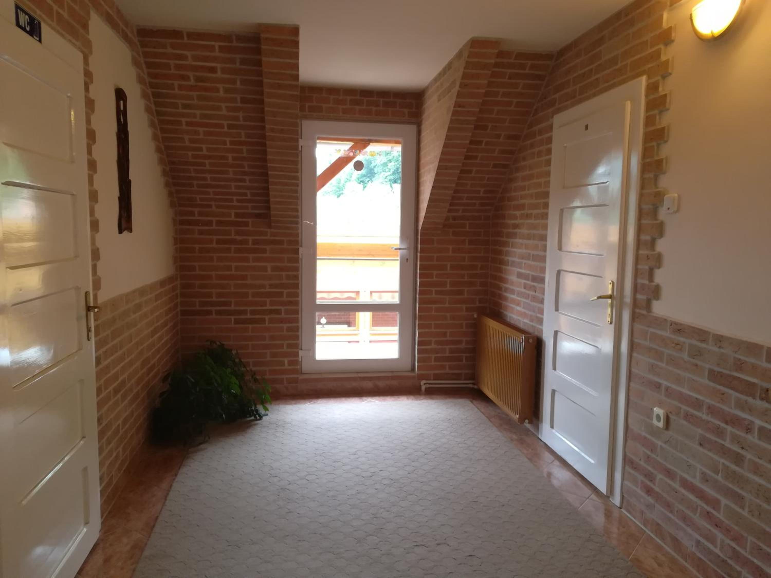 Double or Twin Room with Shared Bathroom photo 2