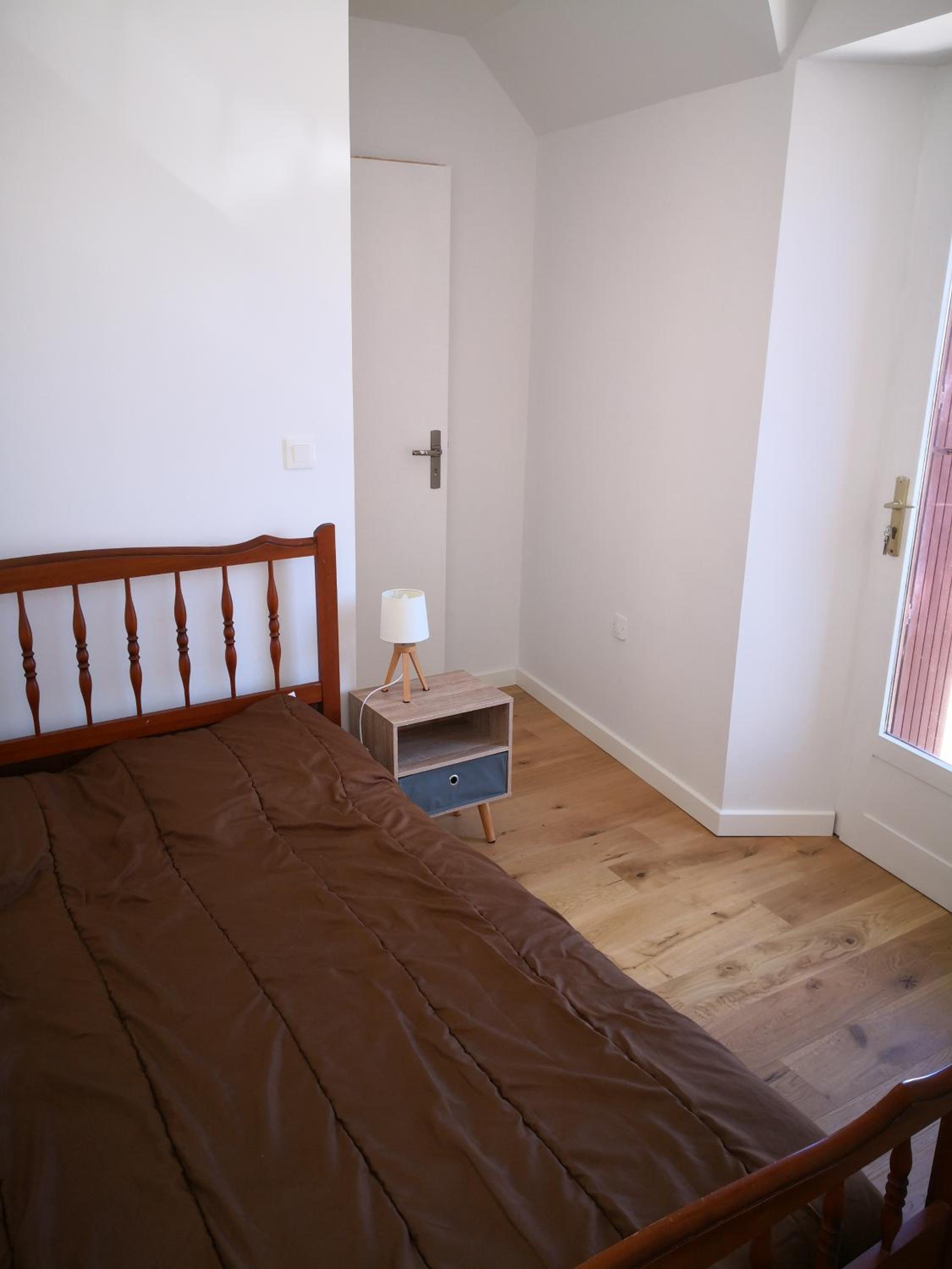 Two-Bedroom Apartment - Photo 5