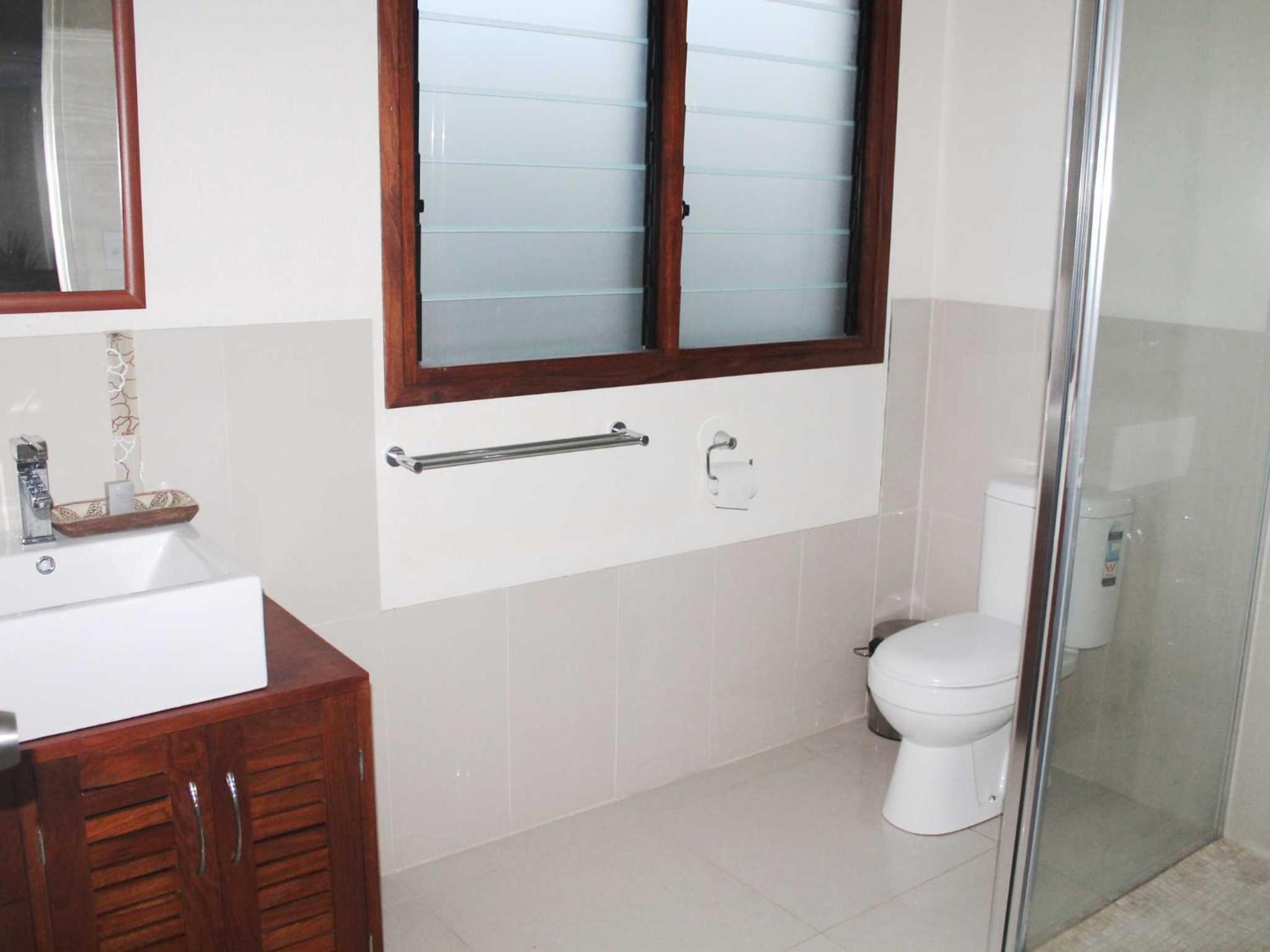 Two-Bedroom Apartment with Pool View photo 3