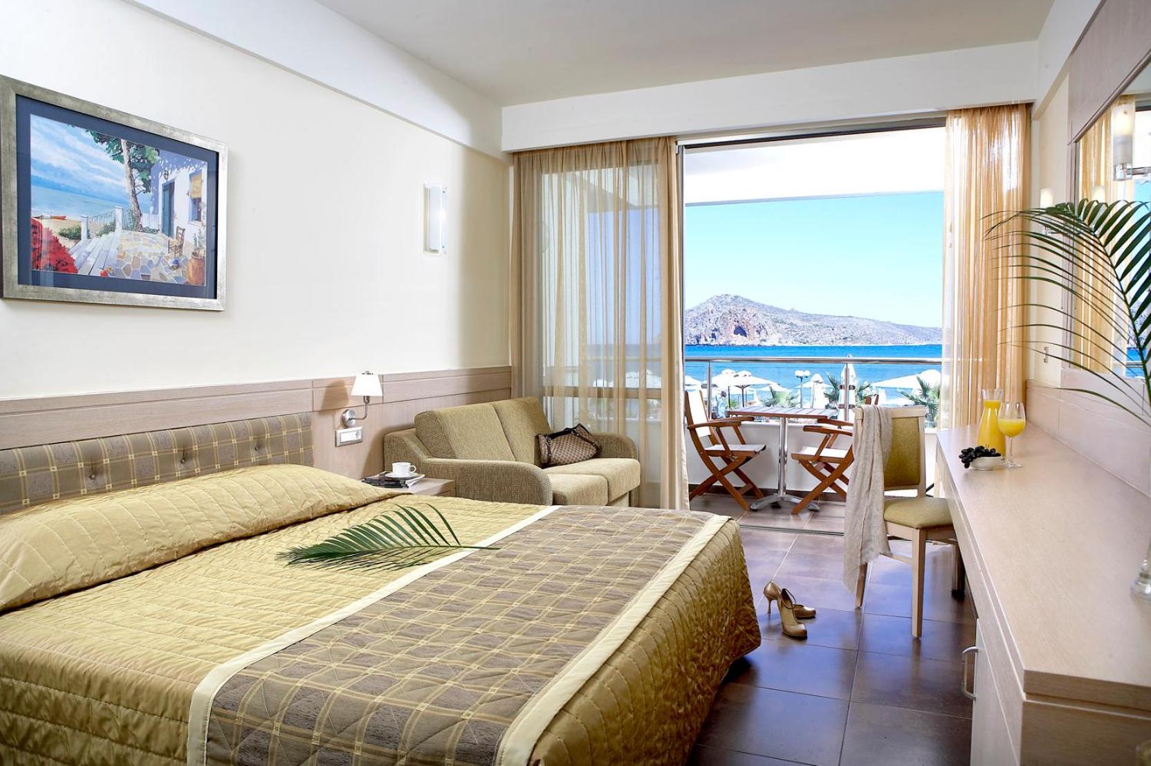 Double Room with Sea View - Photo 1