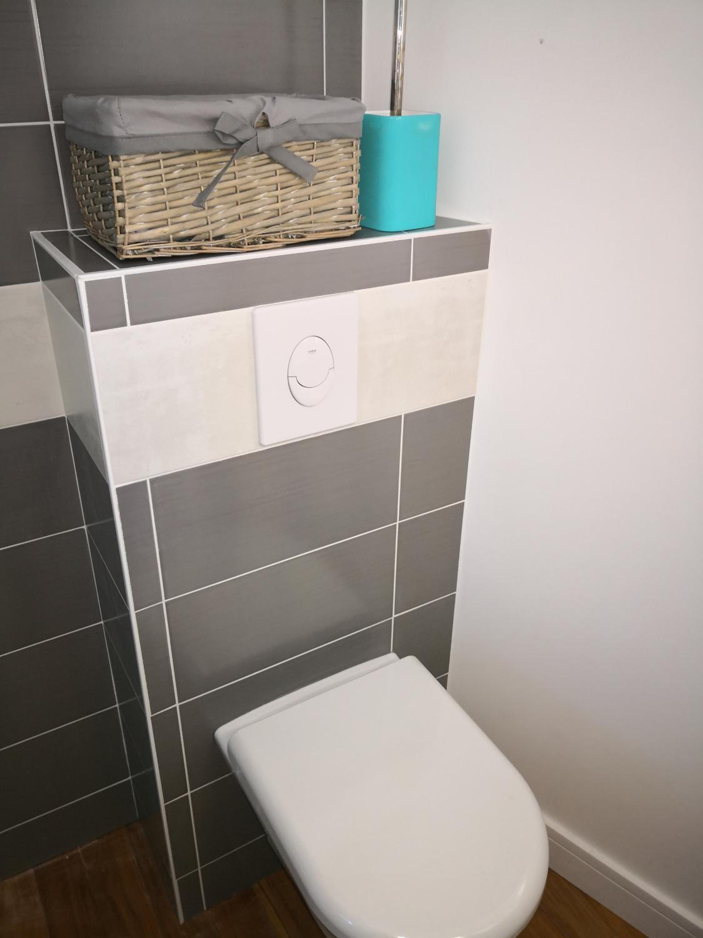 Two-Bedroom Apartment - Photo 11