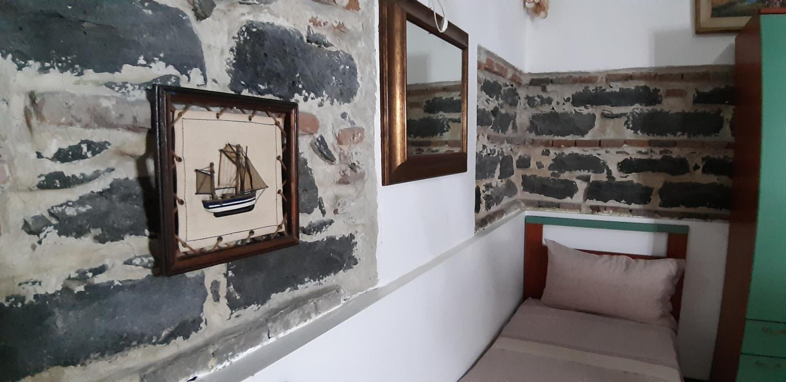 Two-Bedroom Apartment - Split Level - Photo 2