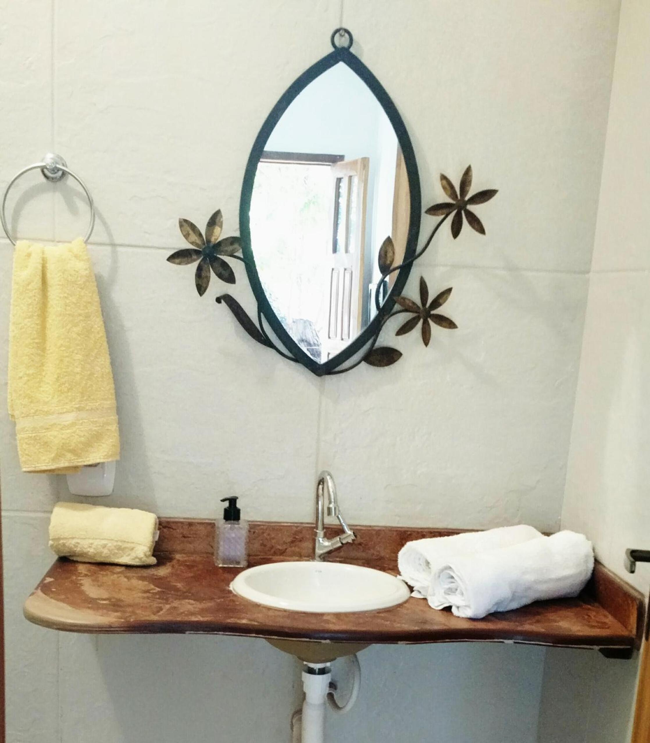 Superior Suite with Air Conditioning - Photo 9