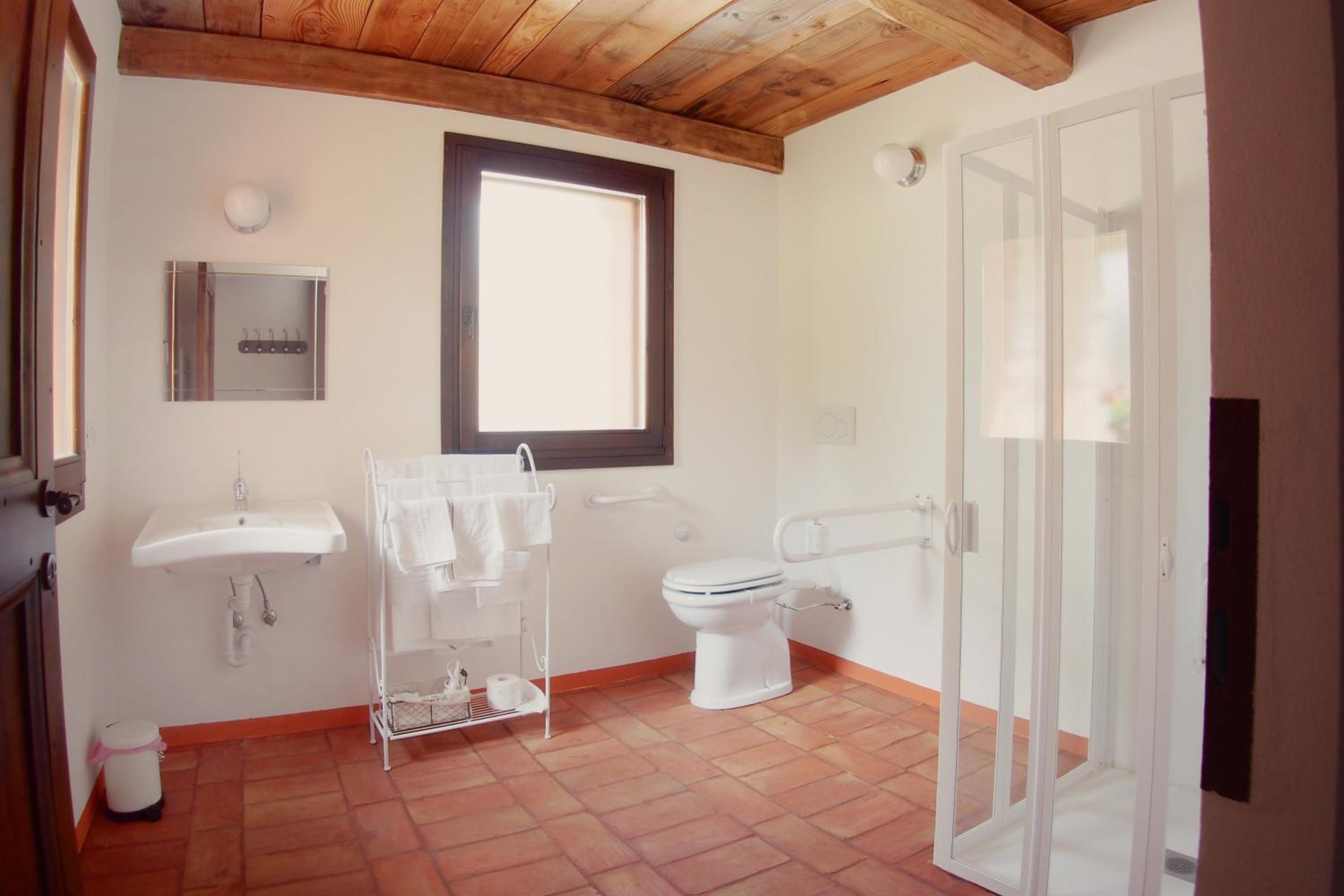 Double Room - Photo 2