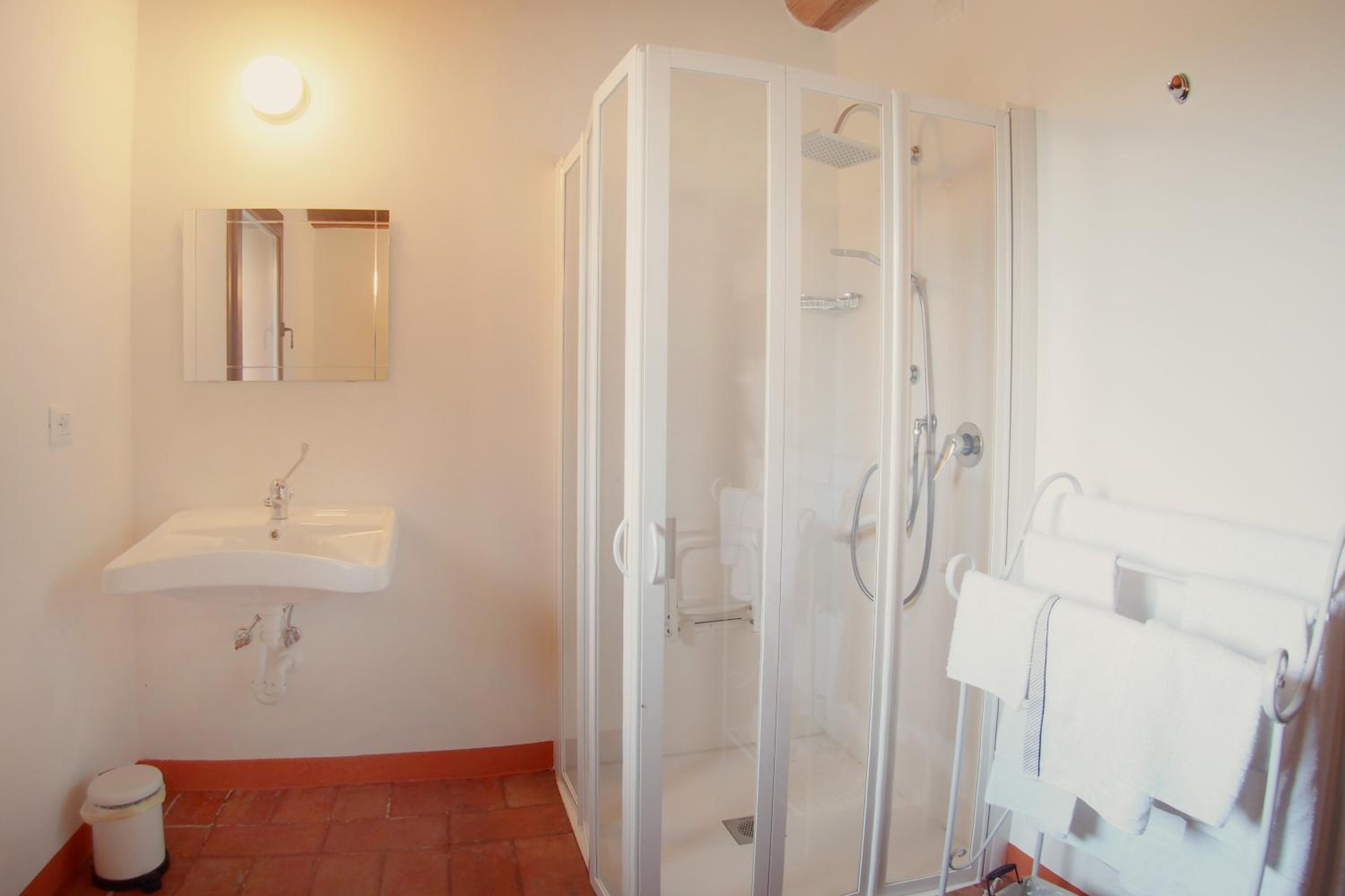 Double Room - Photo 3