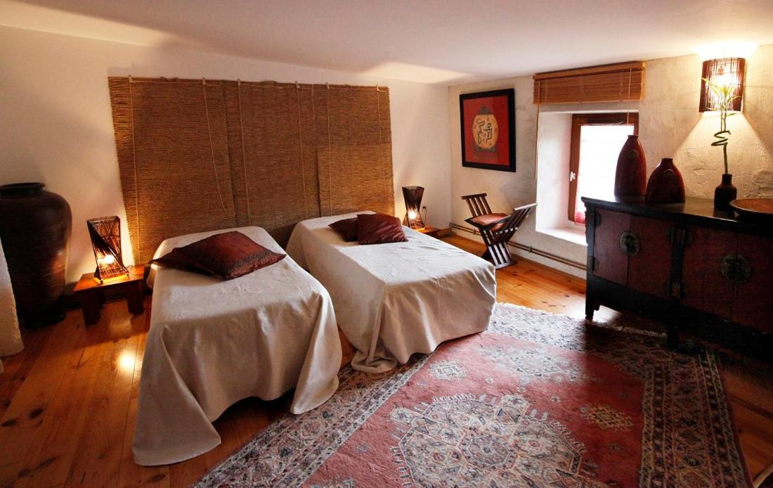 Family Room with Private Bathroom photo 2