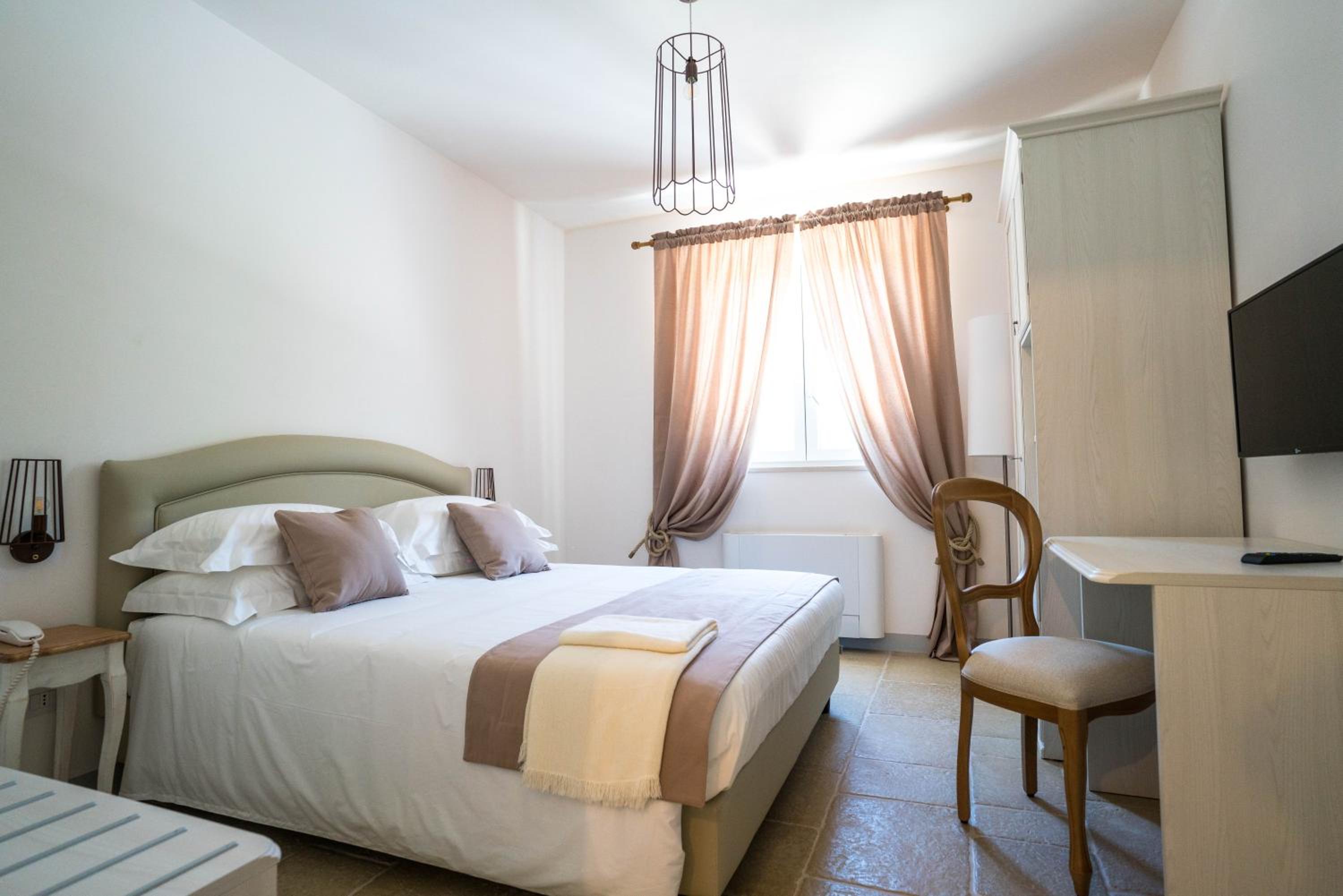 Studio Apartment - Photo 26