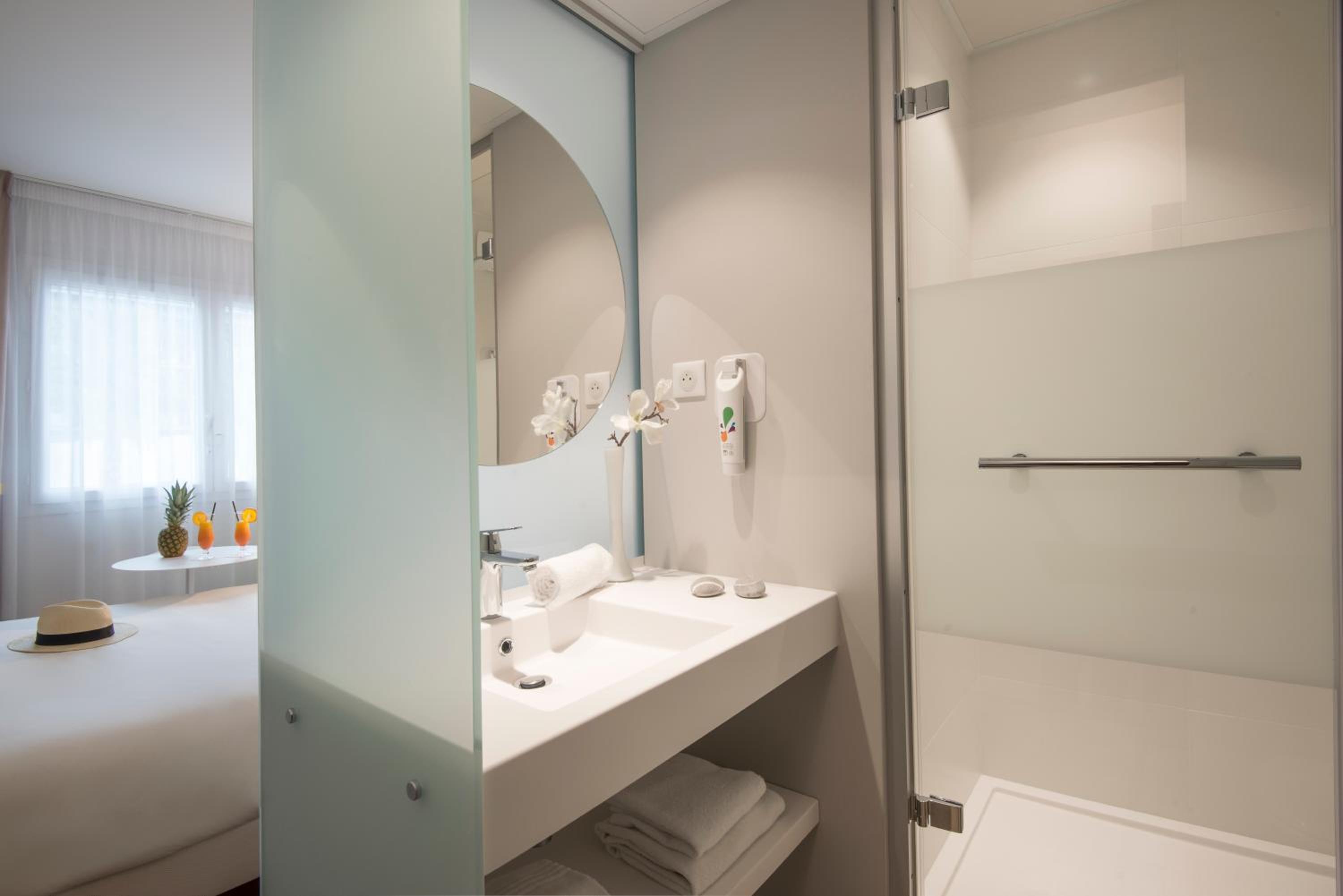Standard Double Room - Photo 7