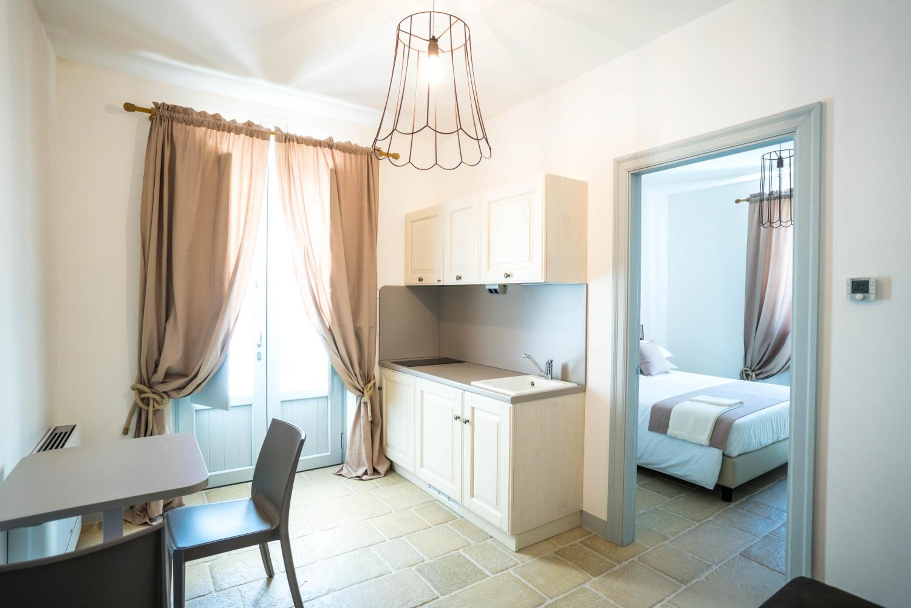 Studio Apartment - Photo 9