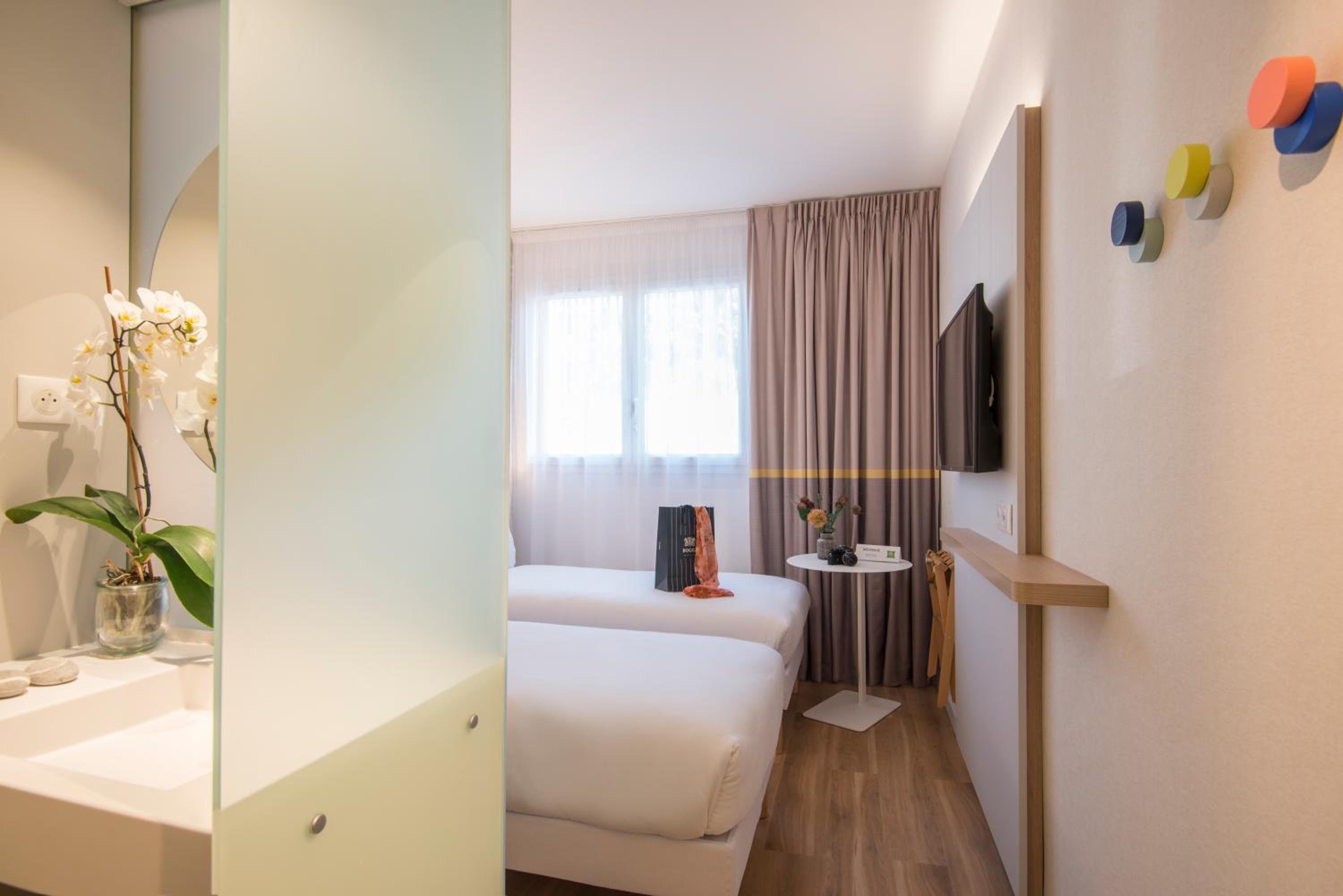 Standard Twin Room photo 2