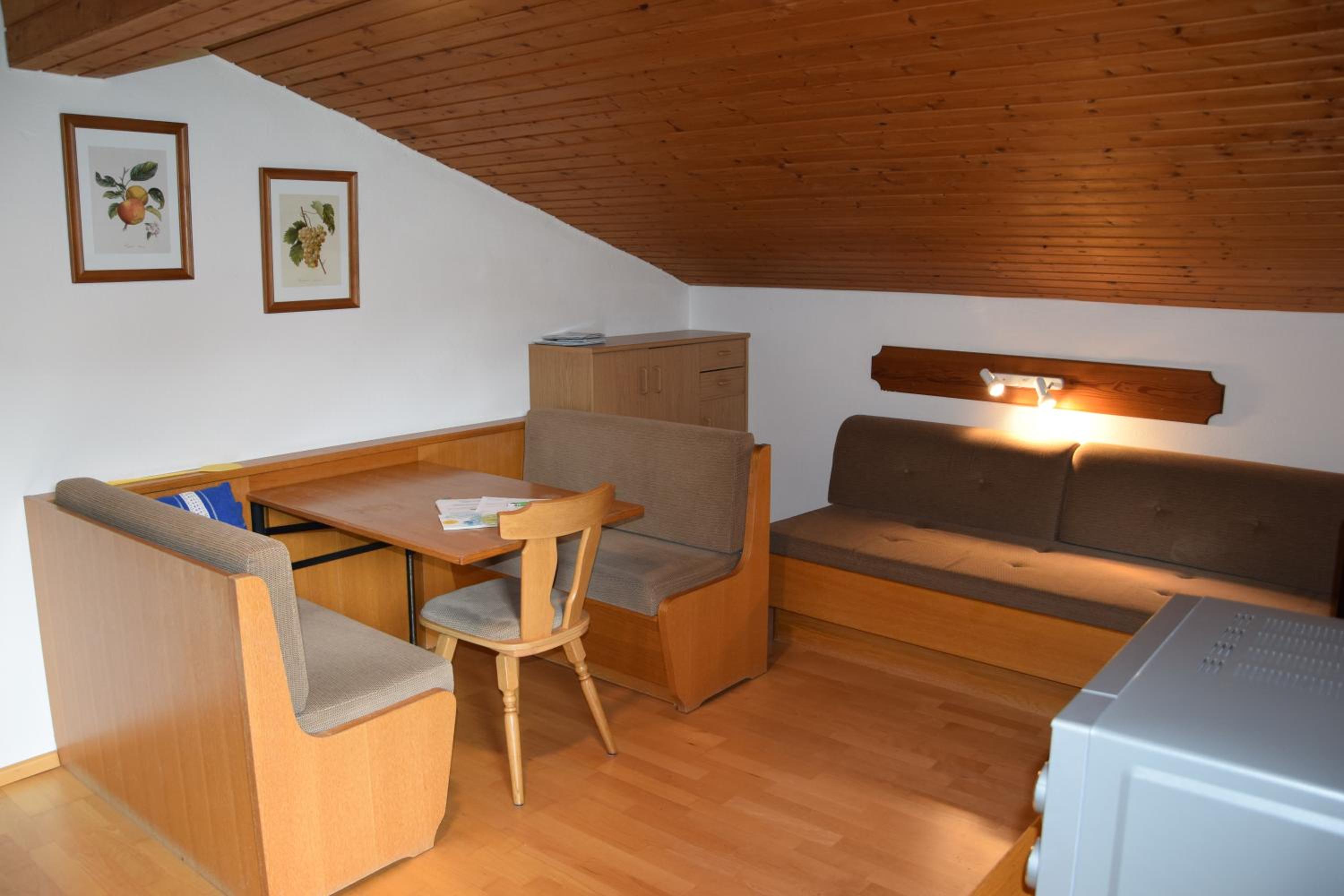 One-Bedroom Apartment photo 2