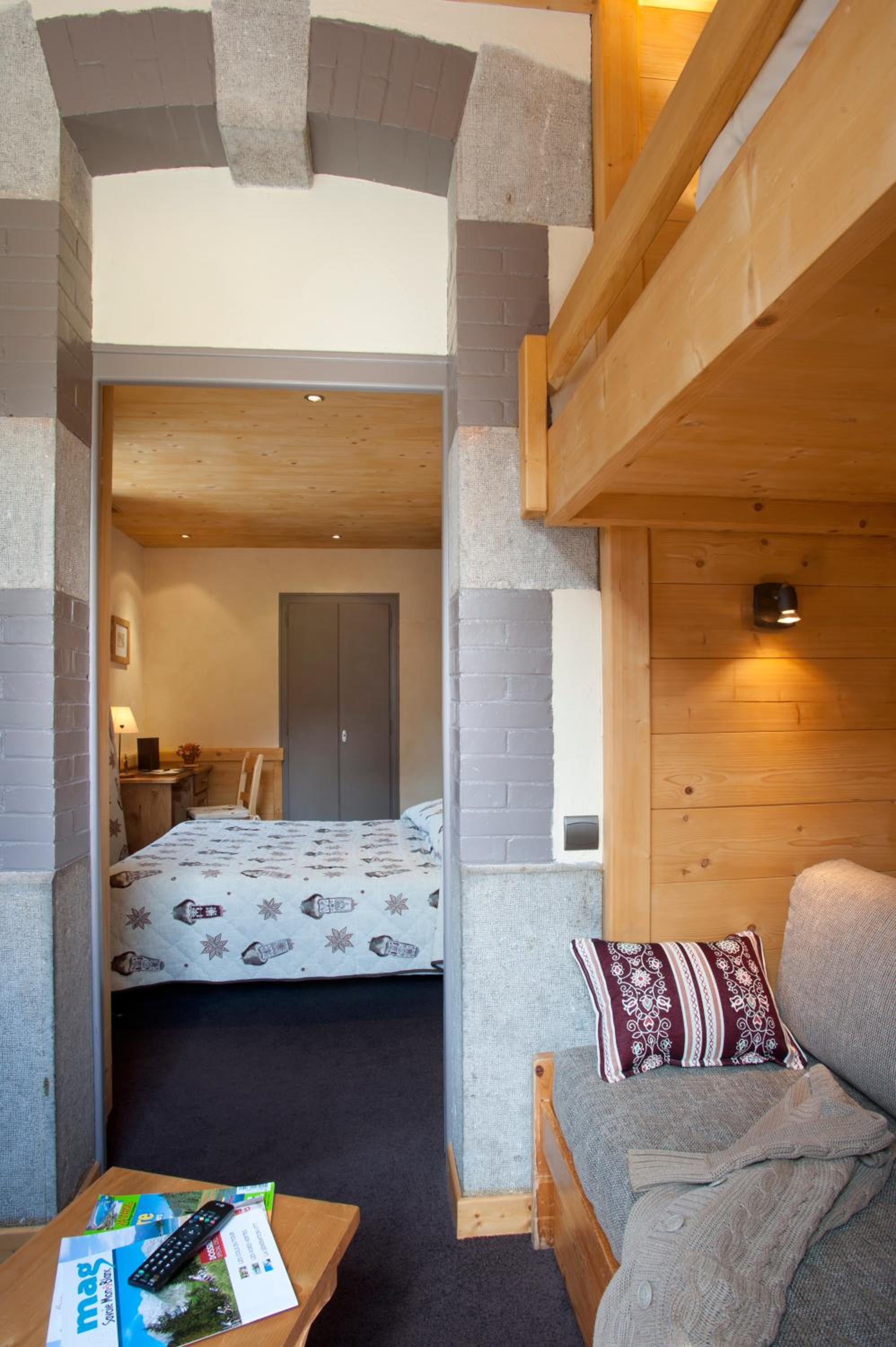 Quadruple Room - Photo 7