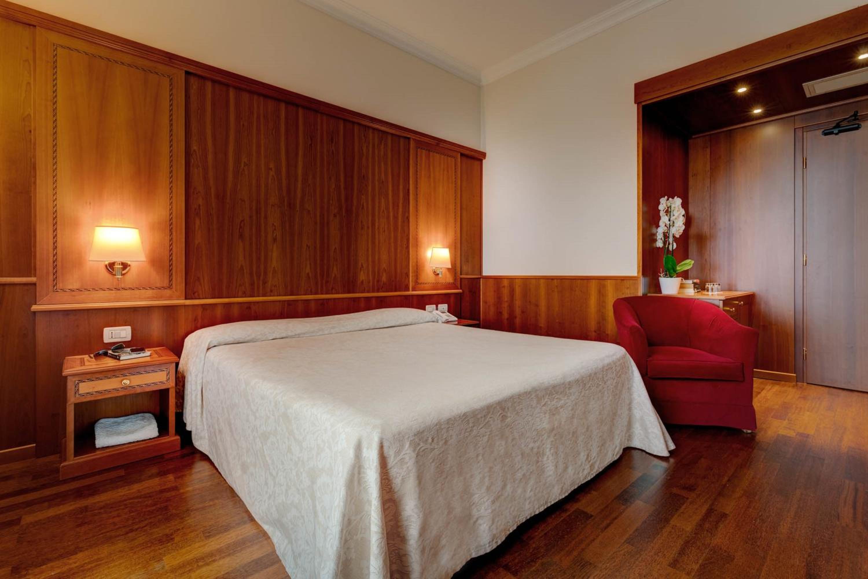 Superior Double or Twin Room with Sea View photo 3