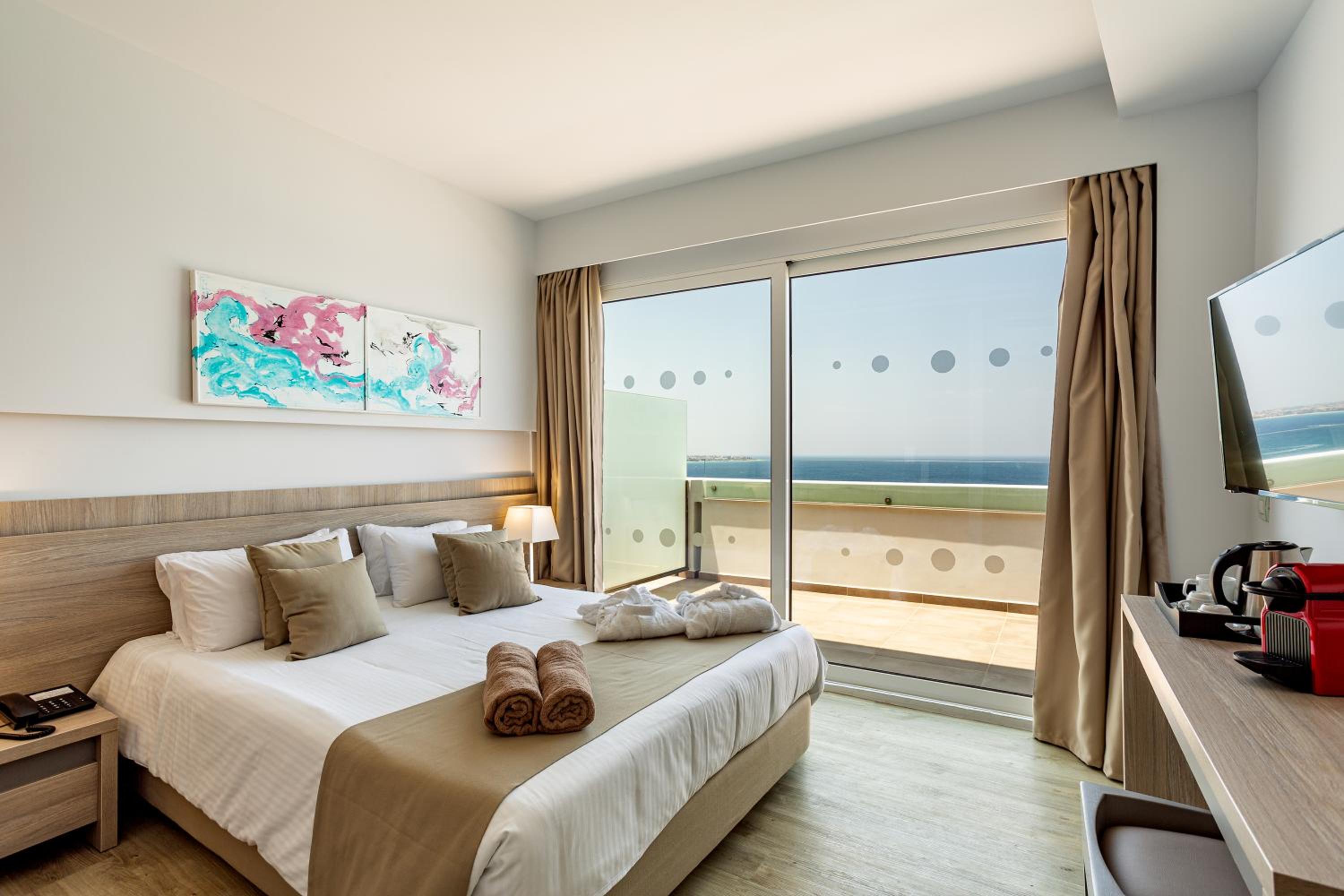 One-Bedroom Suite with Sea View
