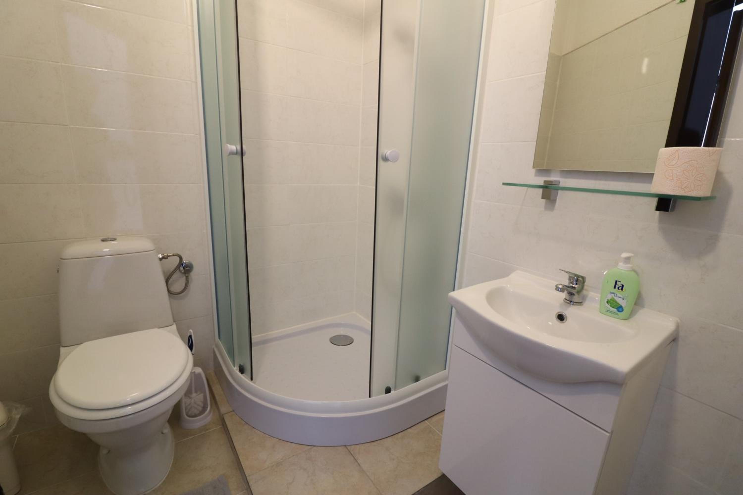 Standard Double or Twin Room - Photo 4