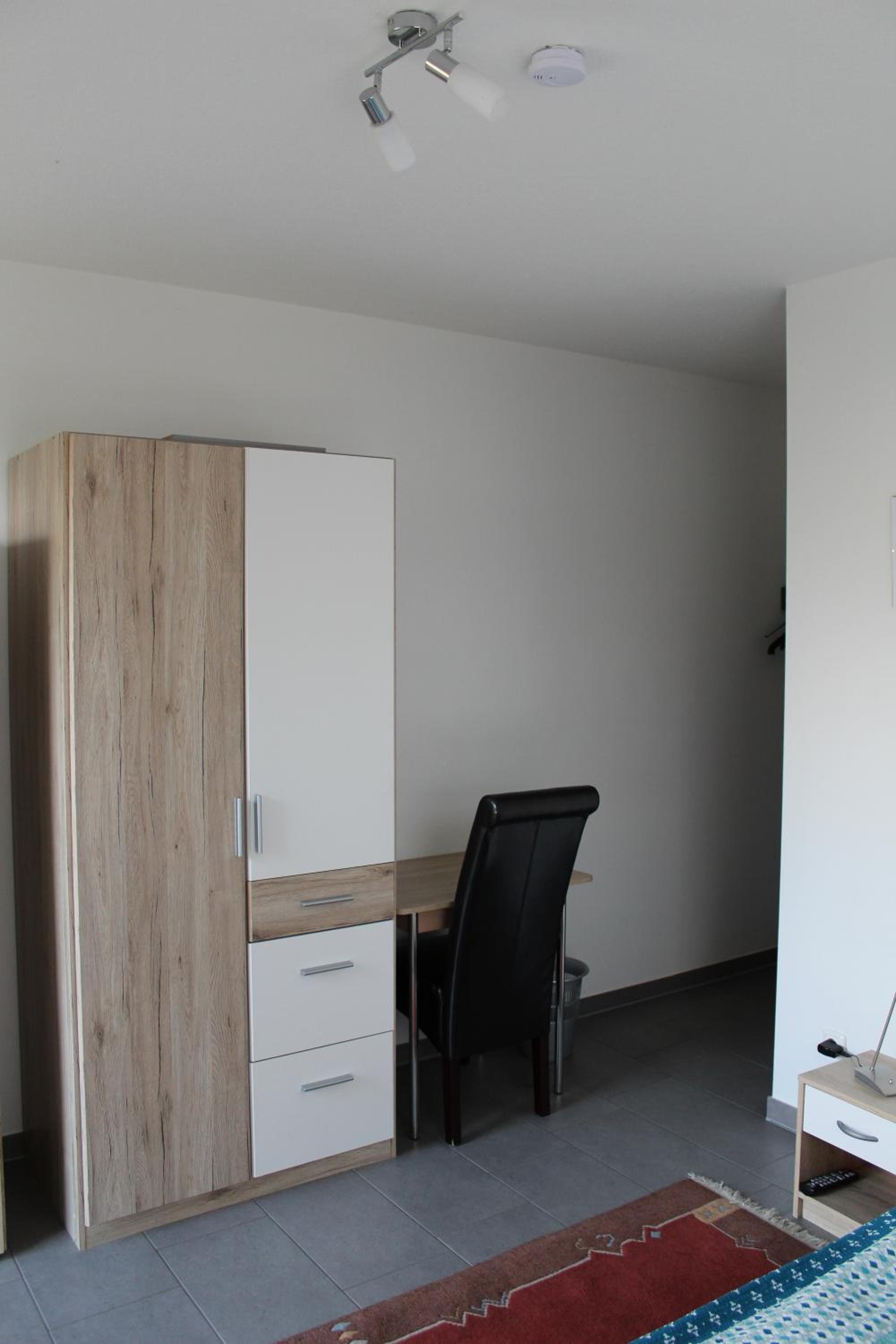 Single Room with Private Bathroom photo 3