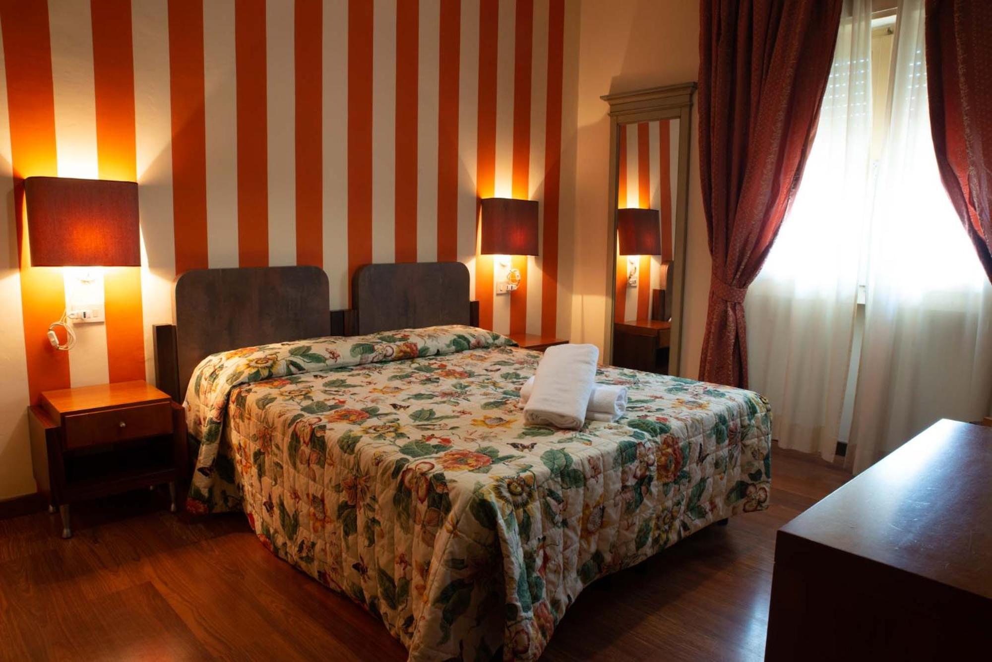 Double or Twin Room - Photo 1