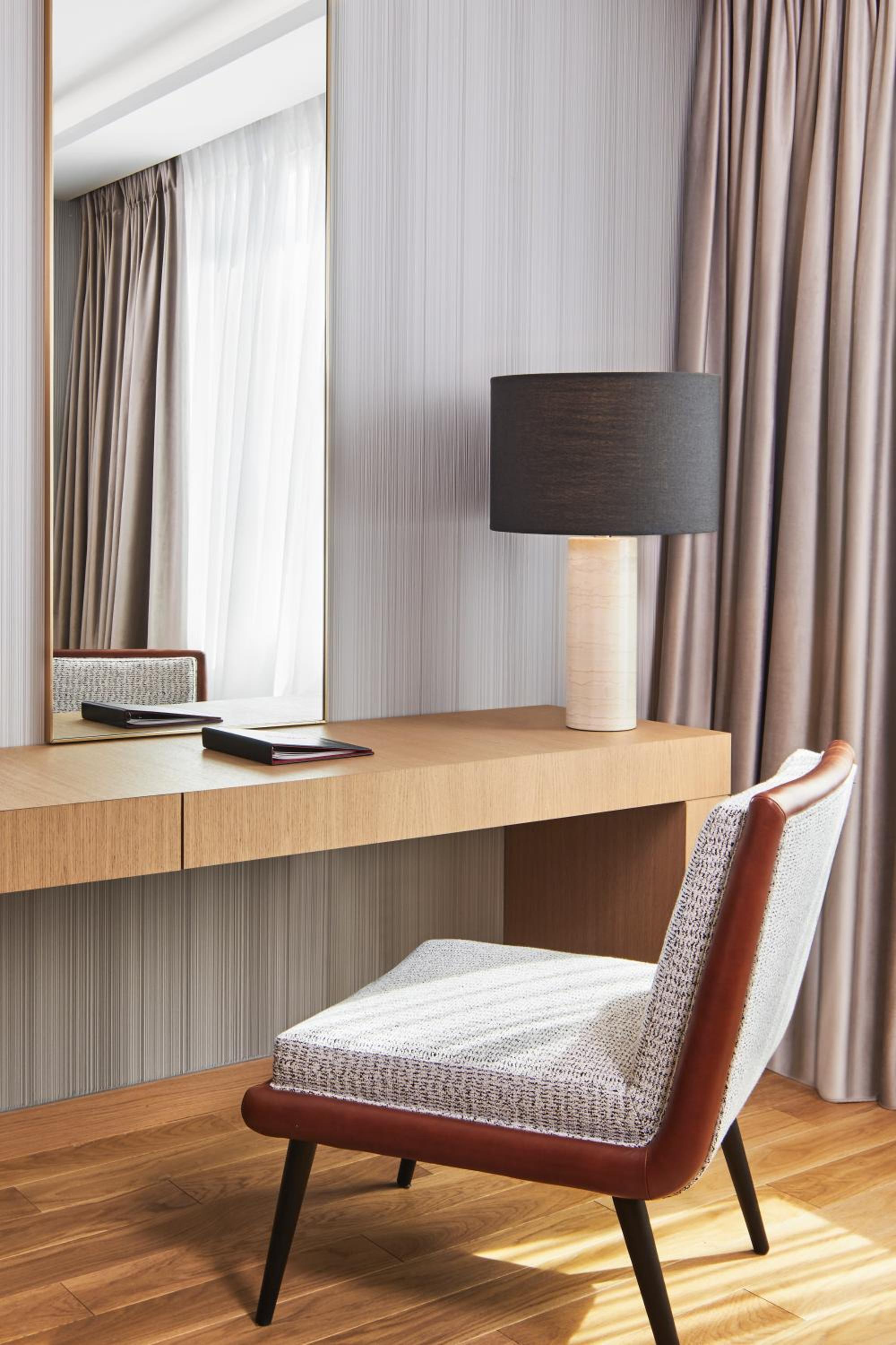 Deluxe King Room with Pool