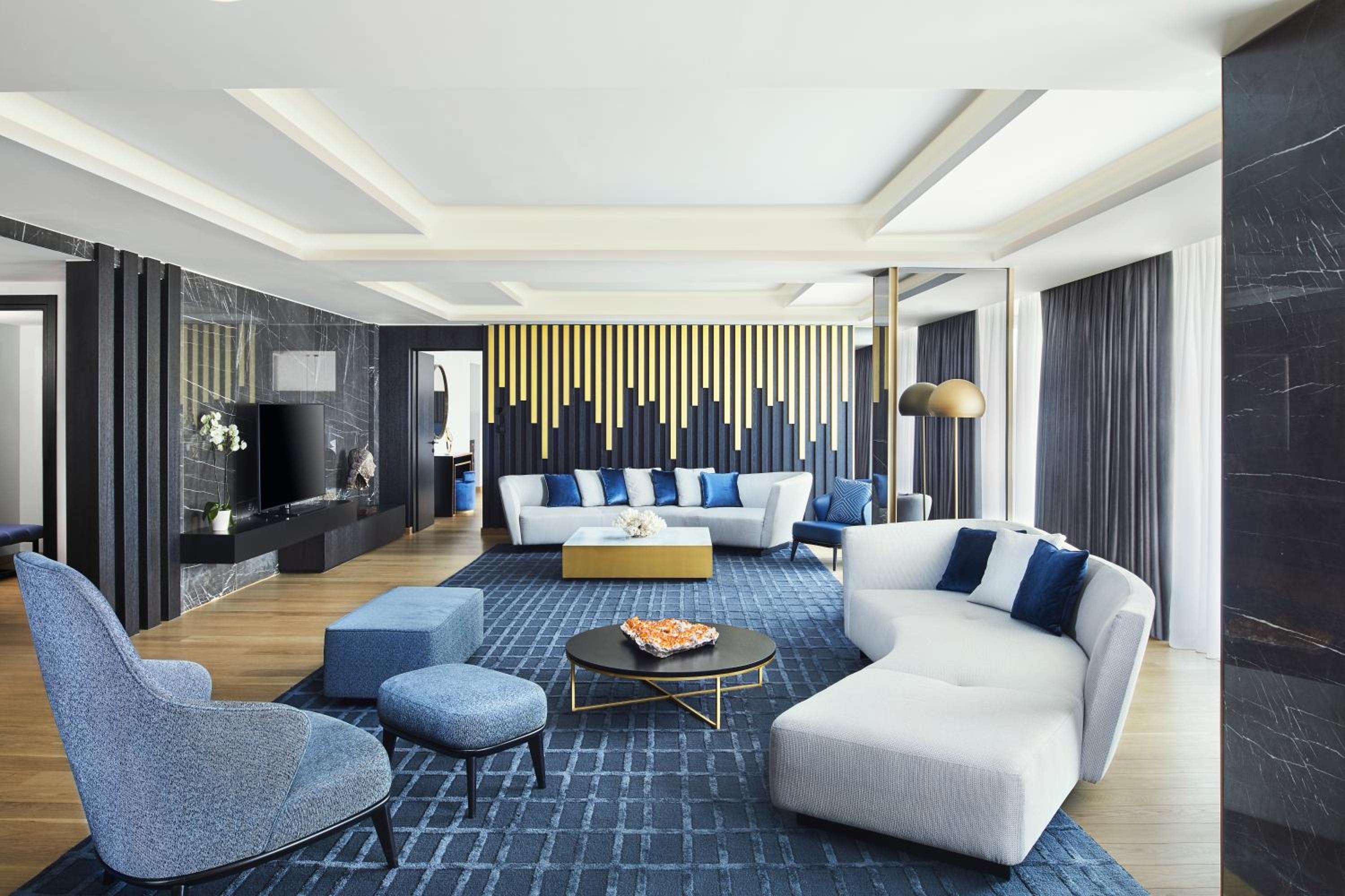 Athena Nike Suite