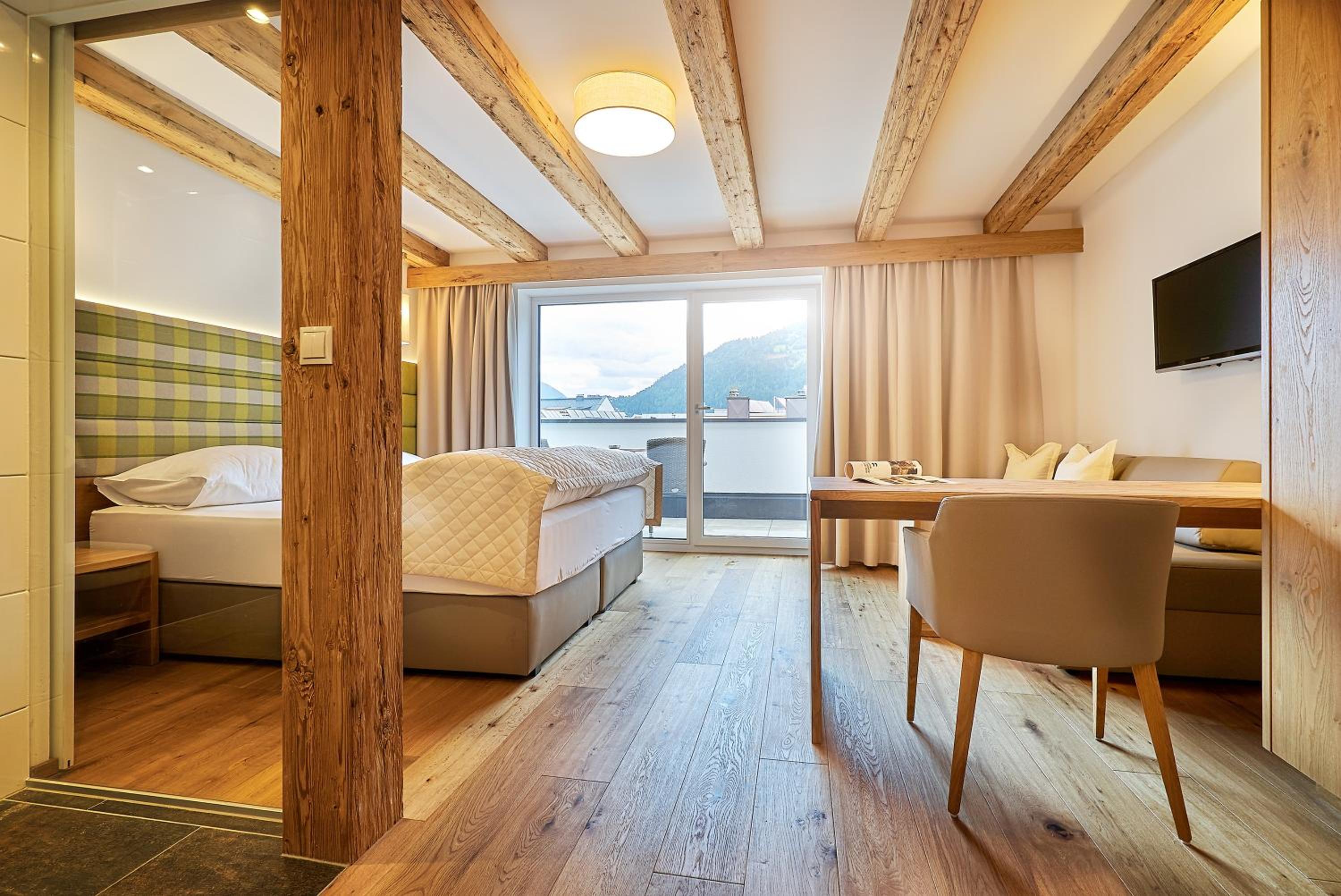 Double or Twin Room with Balcony photo 2