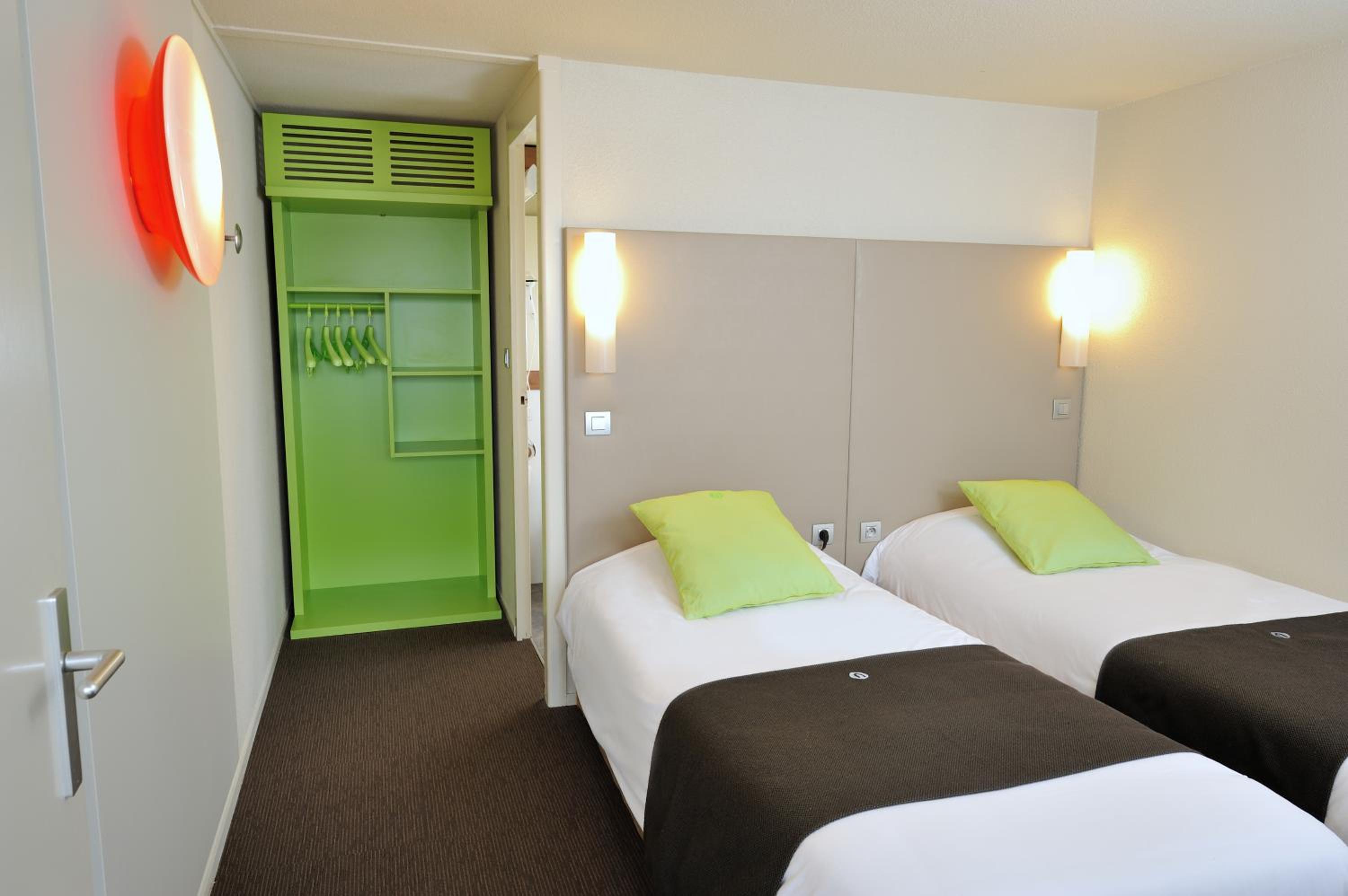 Standard Twin Room - Photo 1