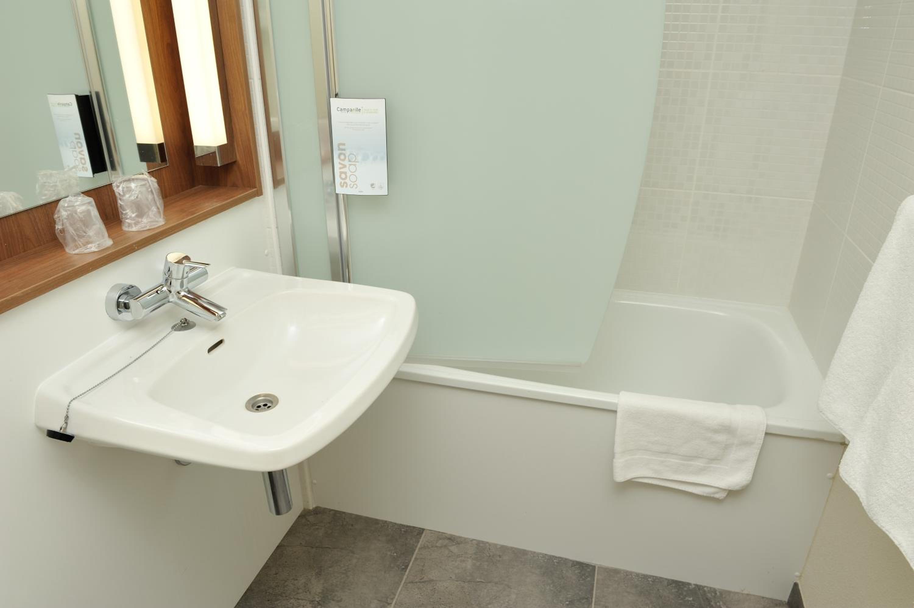 Standard Twin Room - Photo 2