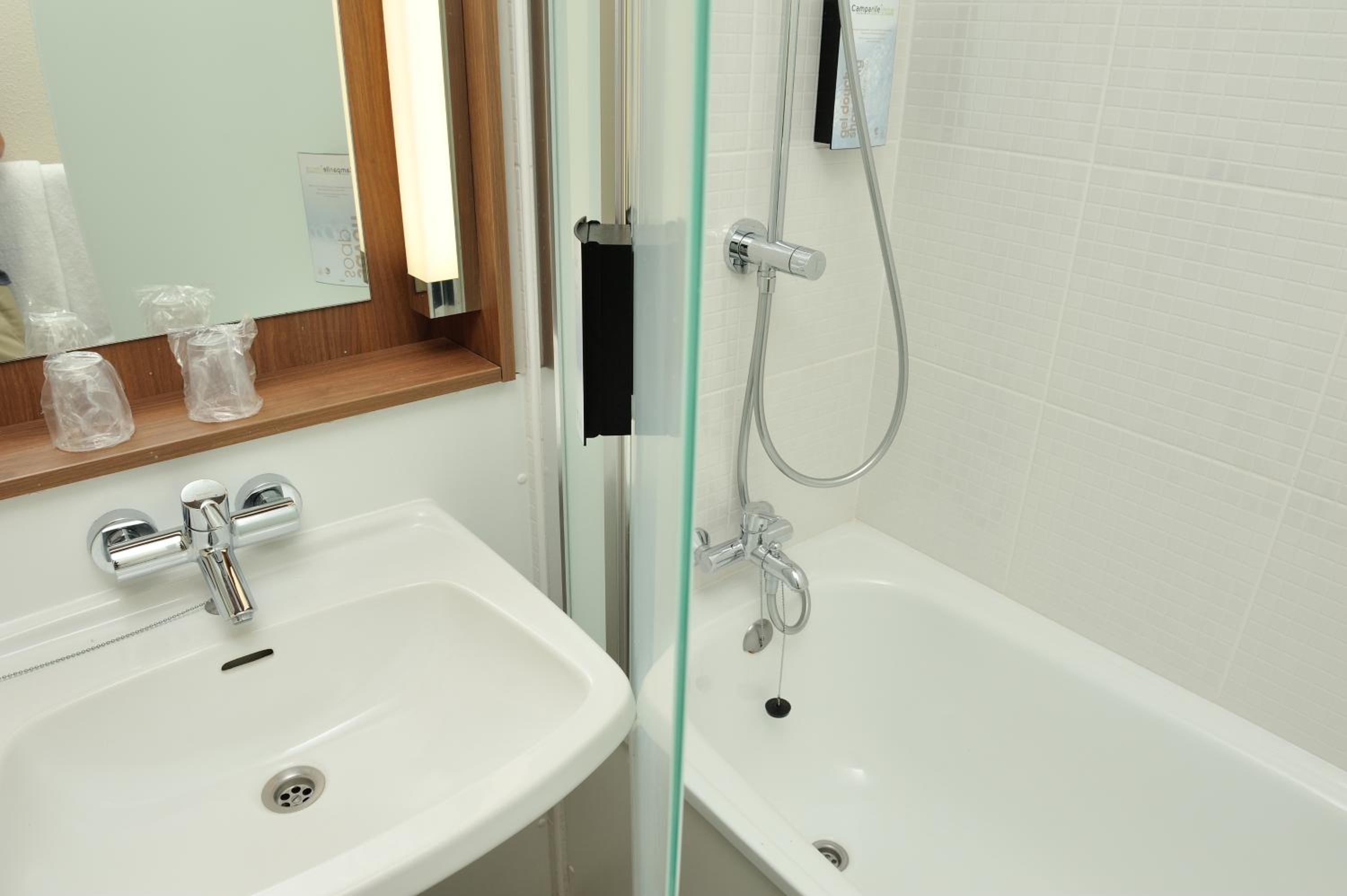 Standard Twin Room - Photo 4