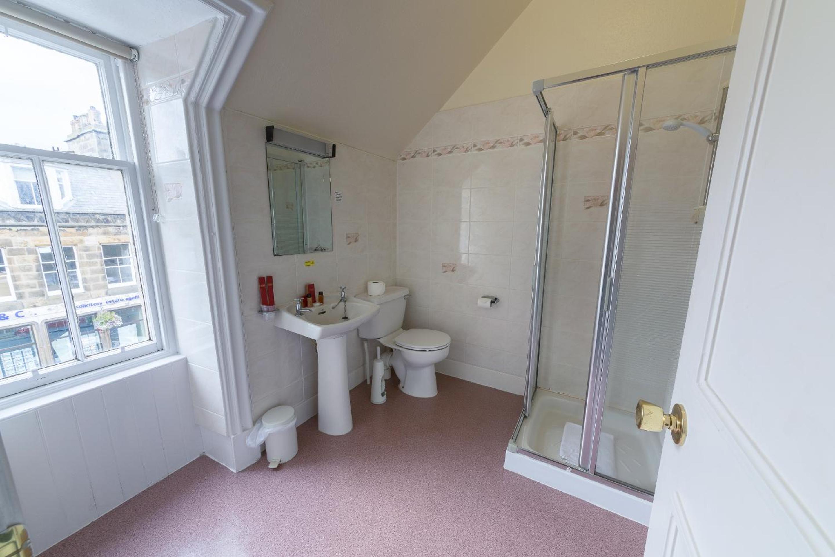 Twin Room - Photo 4