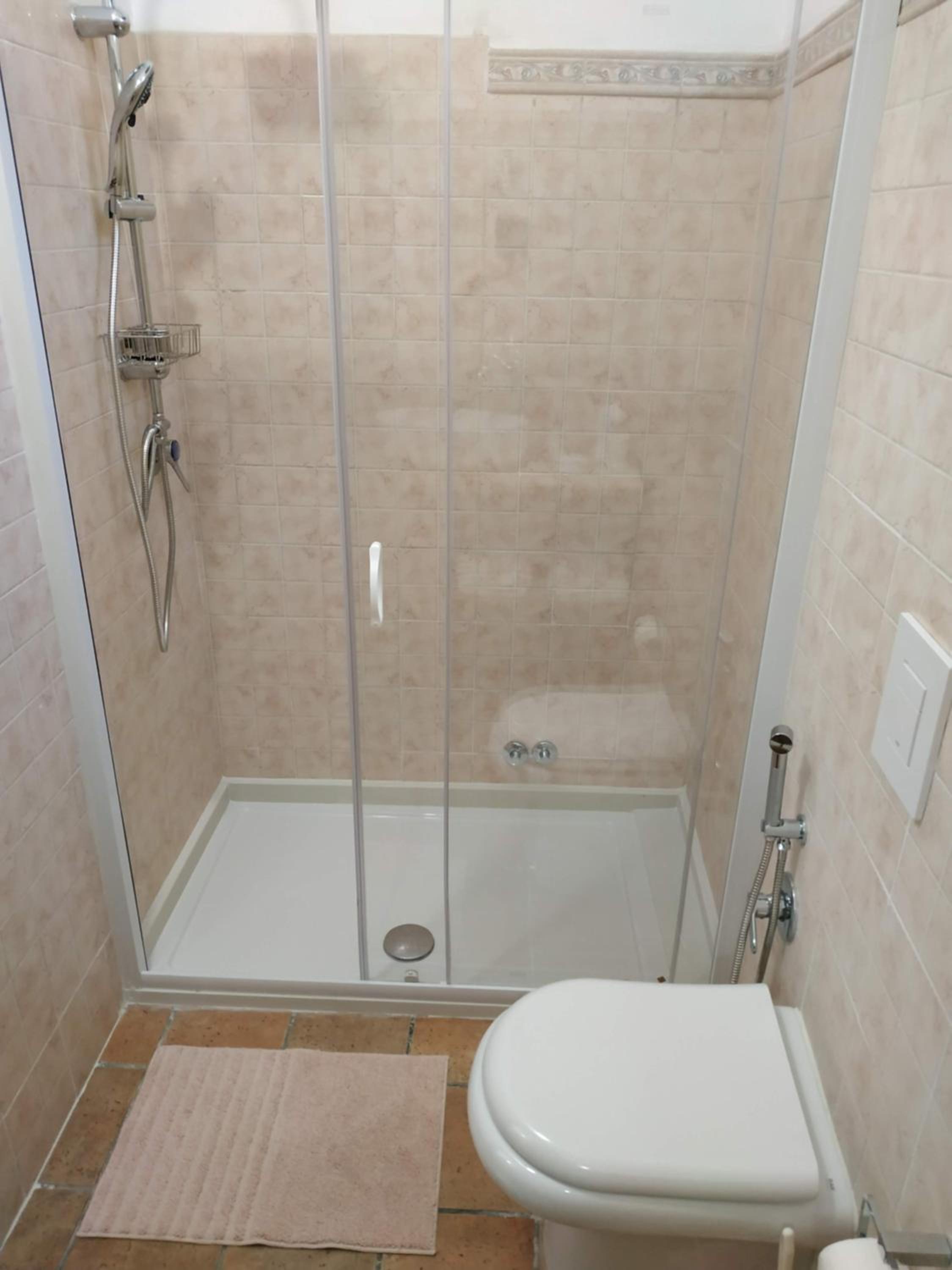 Two-Bedroom Apartment - Photo 12