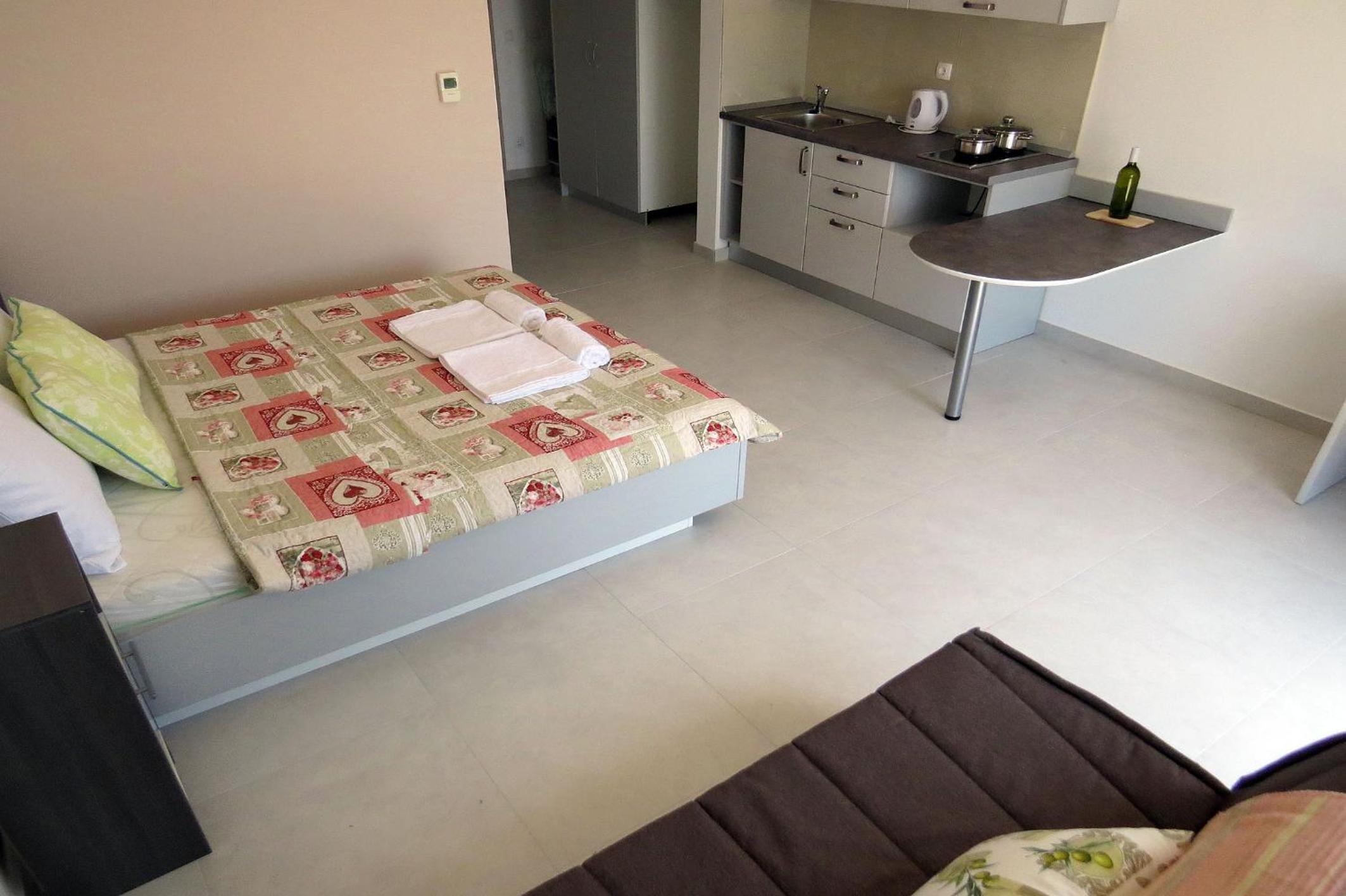 Studio Apartment photo 1