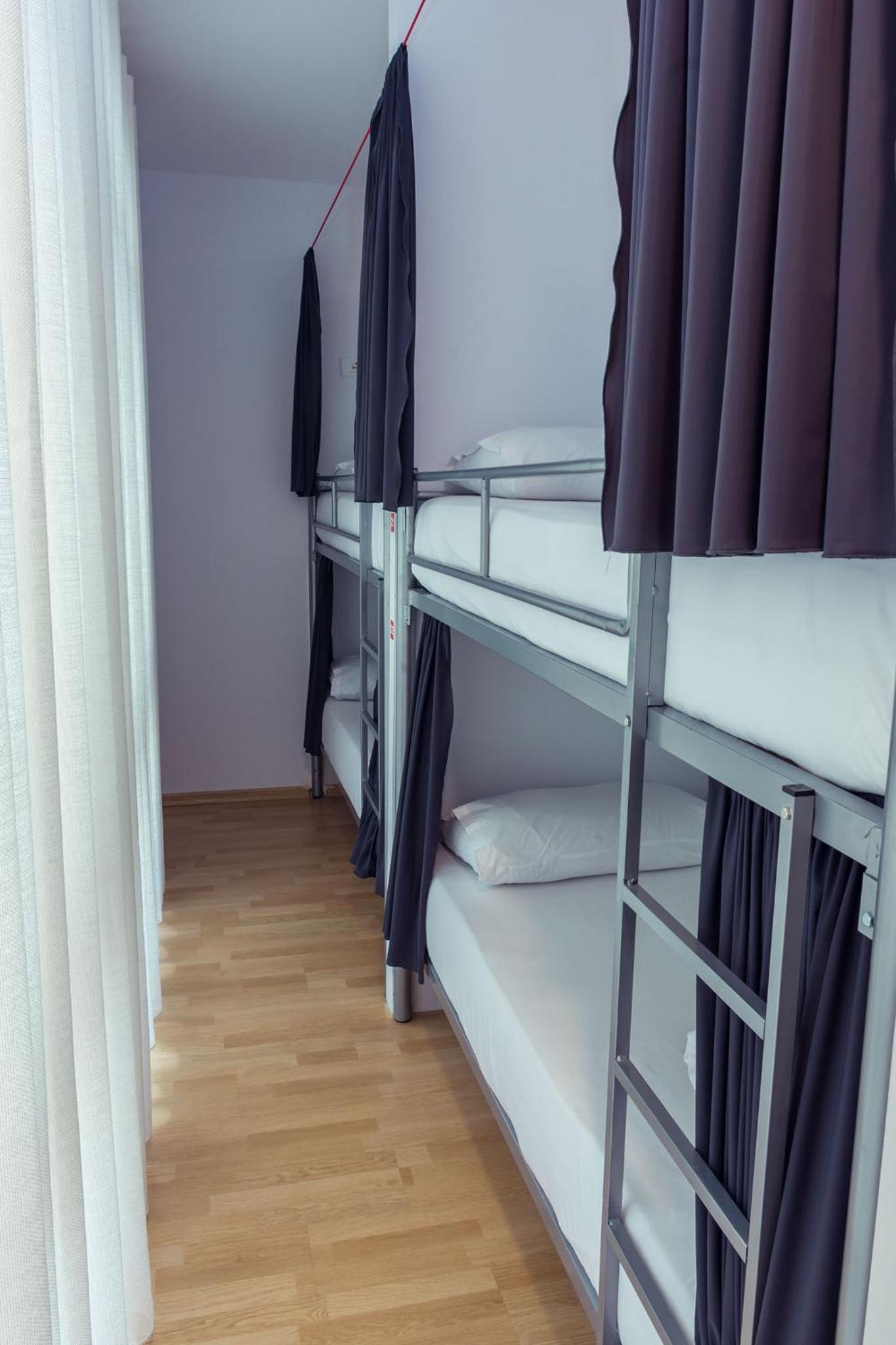 Bunk Bed in Mixed Dormitory Room