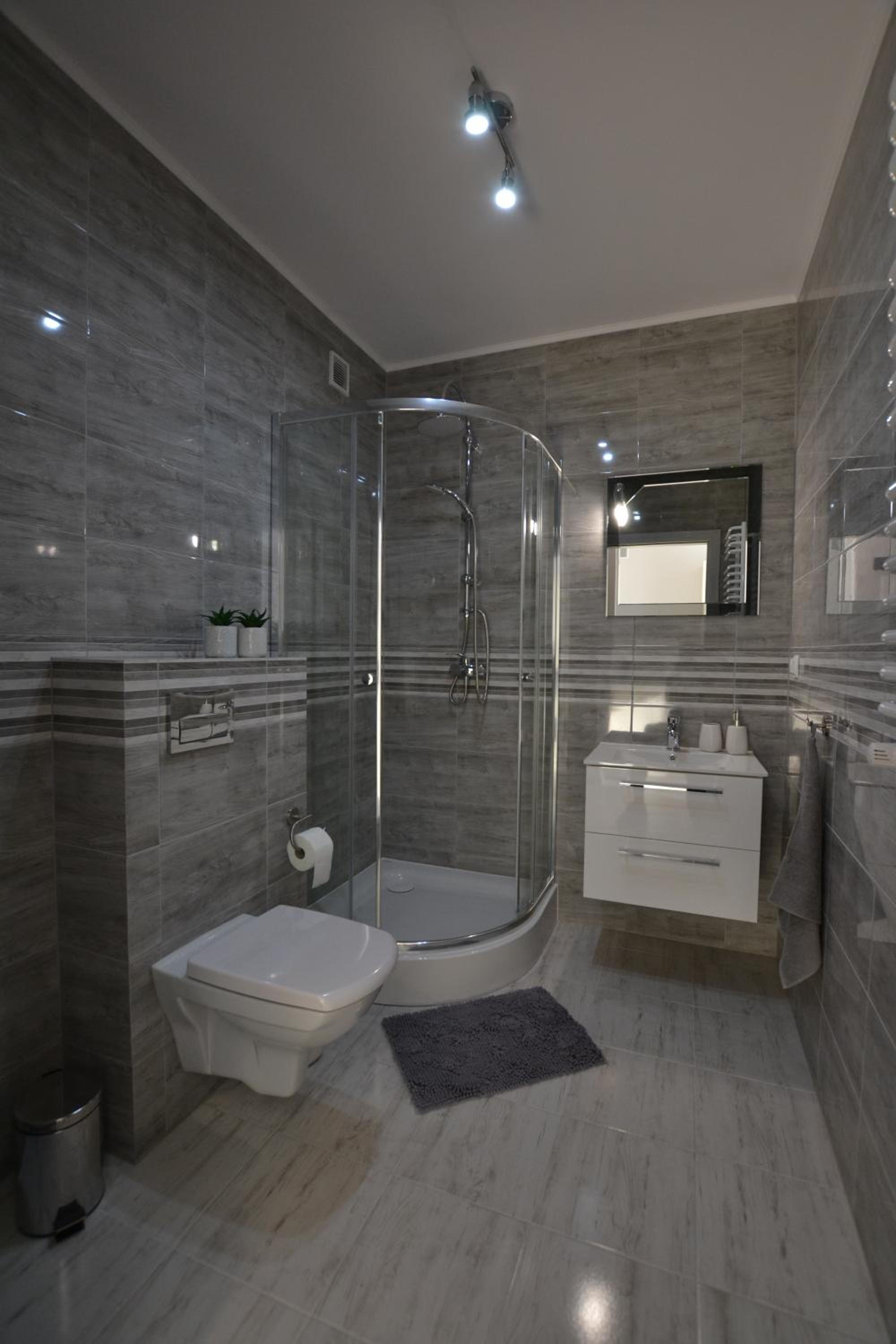 Apartment with Balcony - Photo 6