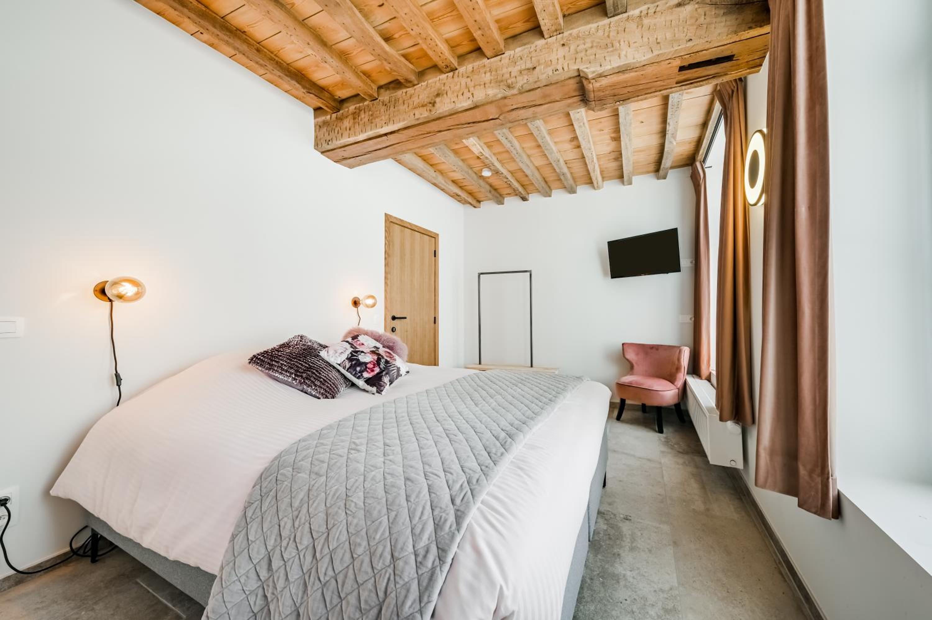Double Room - Photo 1