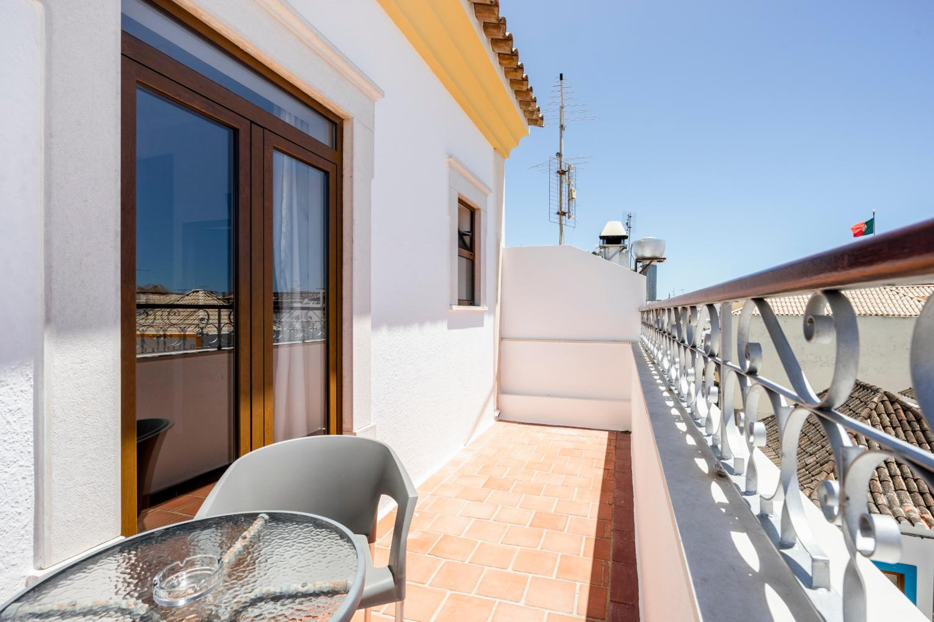 Double or Twin Room with Balcony photo 3