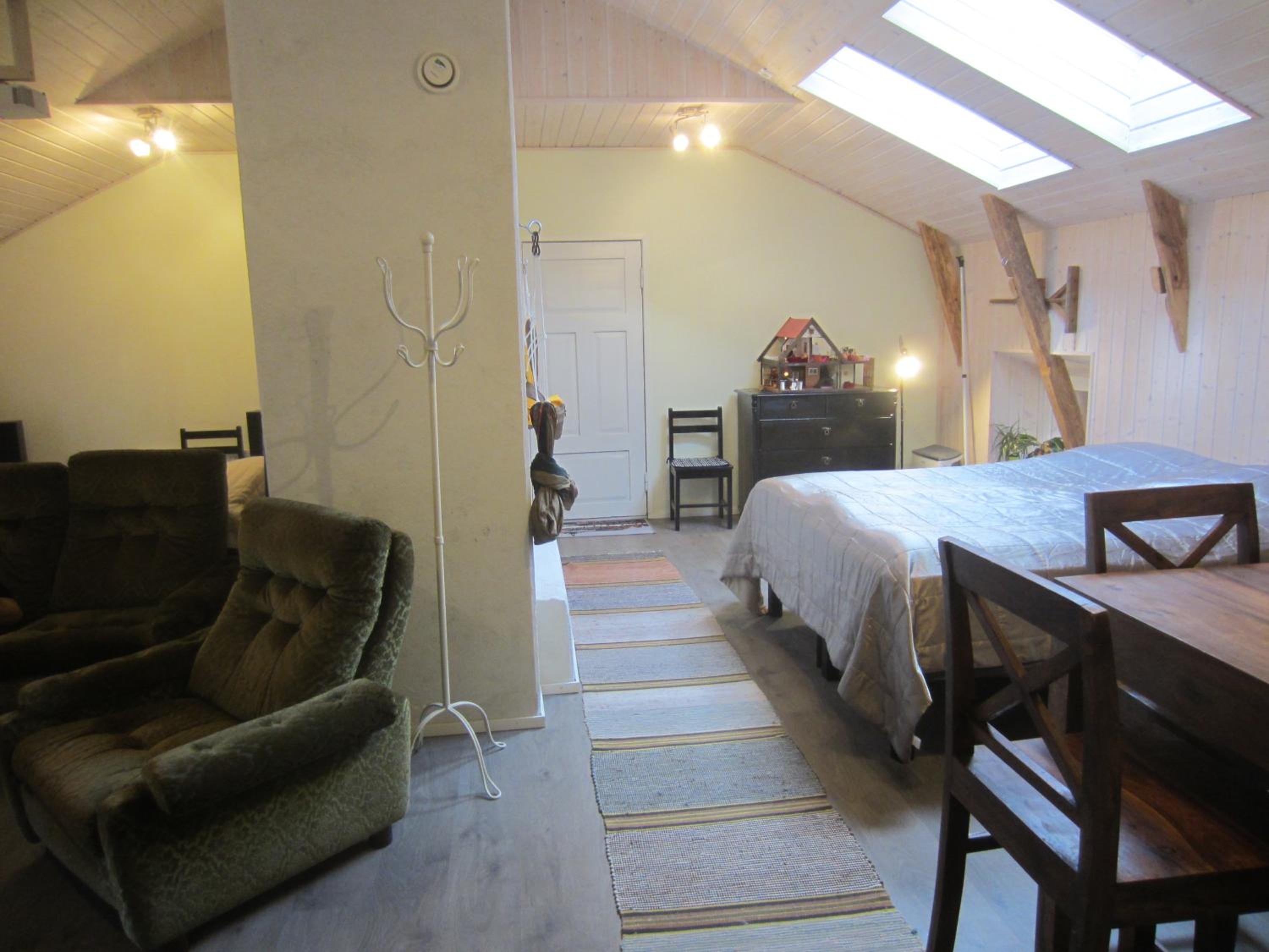 Studio Apartment - Photo 3
