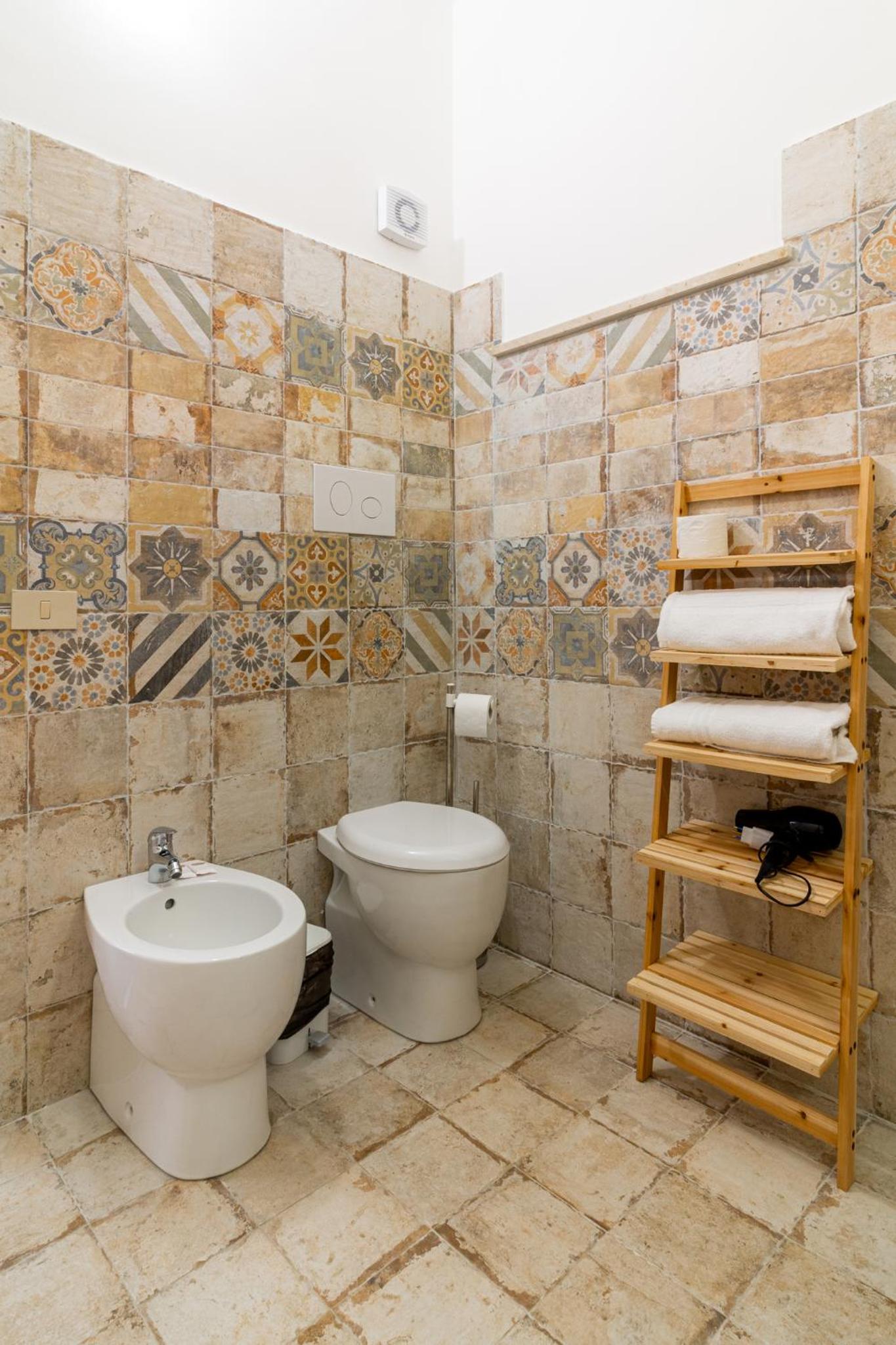 Double or Twin Room - Photo 3